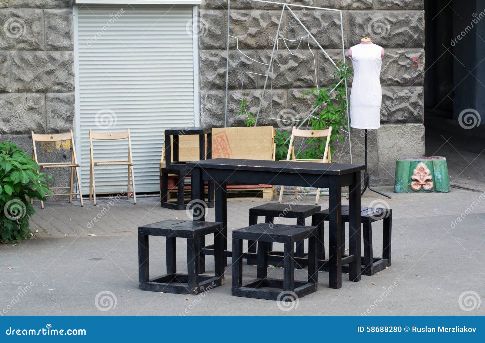 Table and Chairs on the Street Stock Photo - Image of restaurant, life: 58688280