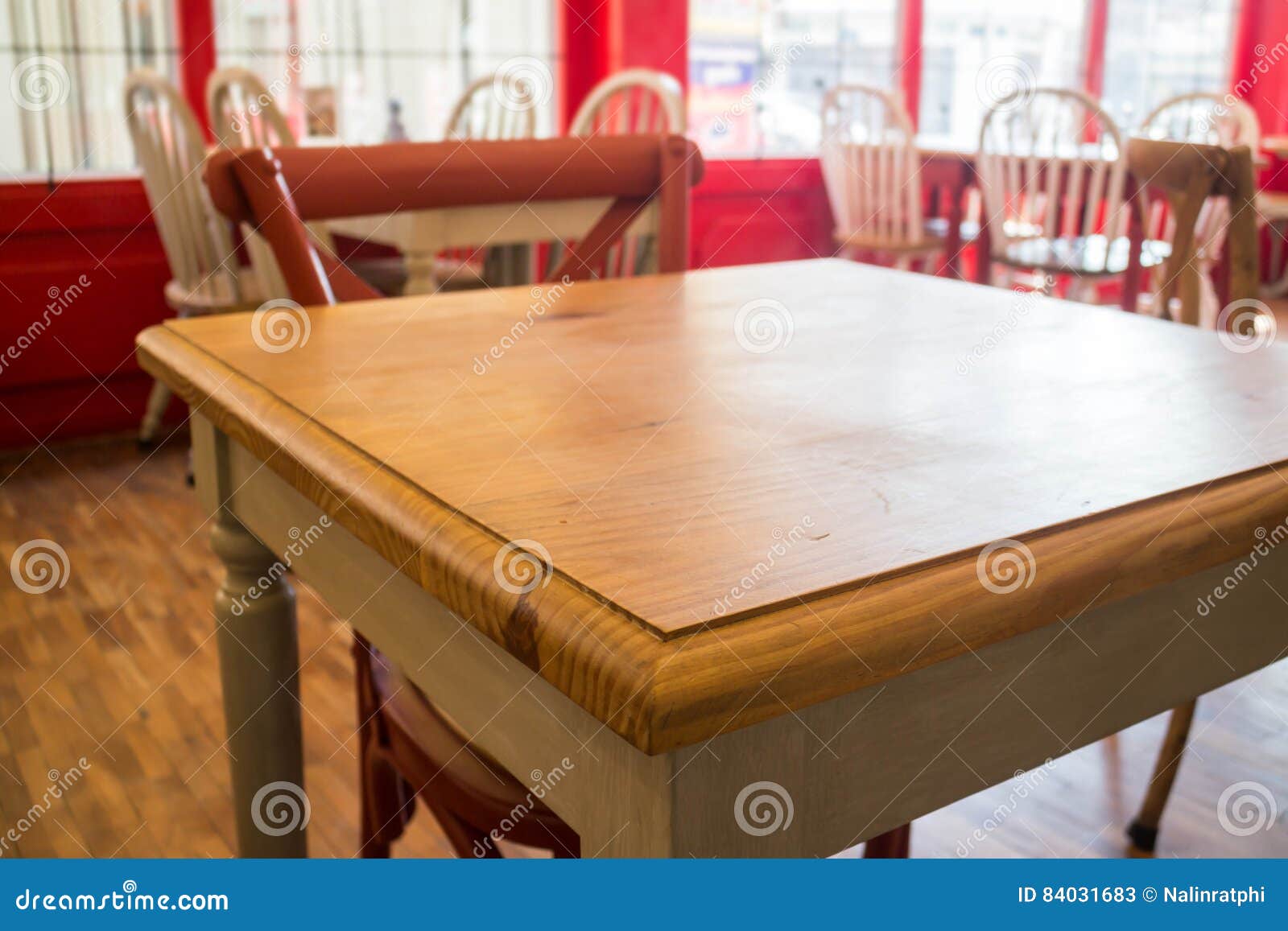 Table Et Chaise De Cuisine En Bois De Vintage Image Stock