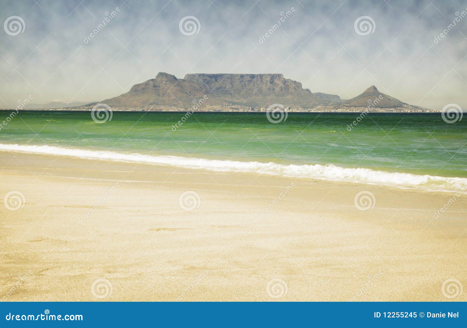 table mountain from bloubergstrand