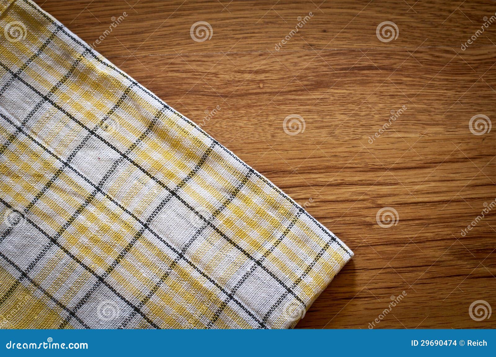 Tablecloth no fundo de madeira da tabela