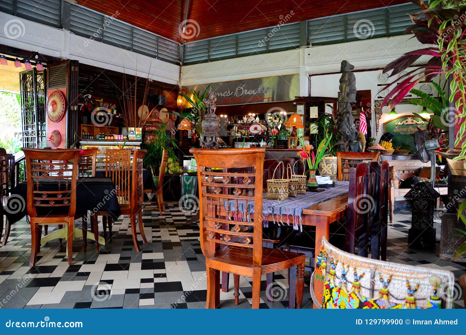 4 Restoran Thailand Yang Anda Perlu Cuba Di Kuching