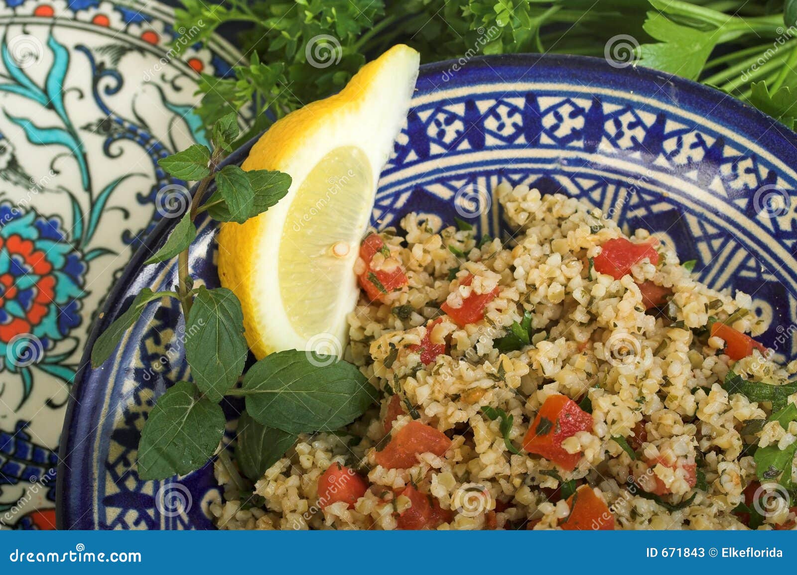 Tabouleh Salat stockbild. Bild von syrien, pfefferminz - 671843