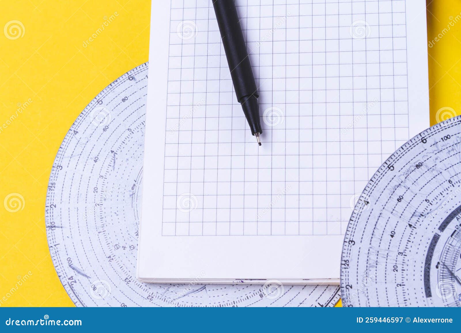 Tachograph and Notepad. Driver Time Tracking. Fixing the Movement of