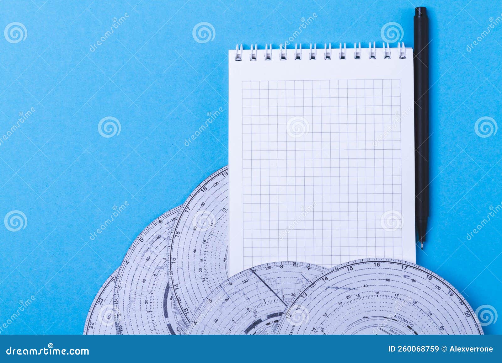 Tachograph and Notepad. Driver Time Tracking. Fixing the Movement of