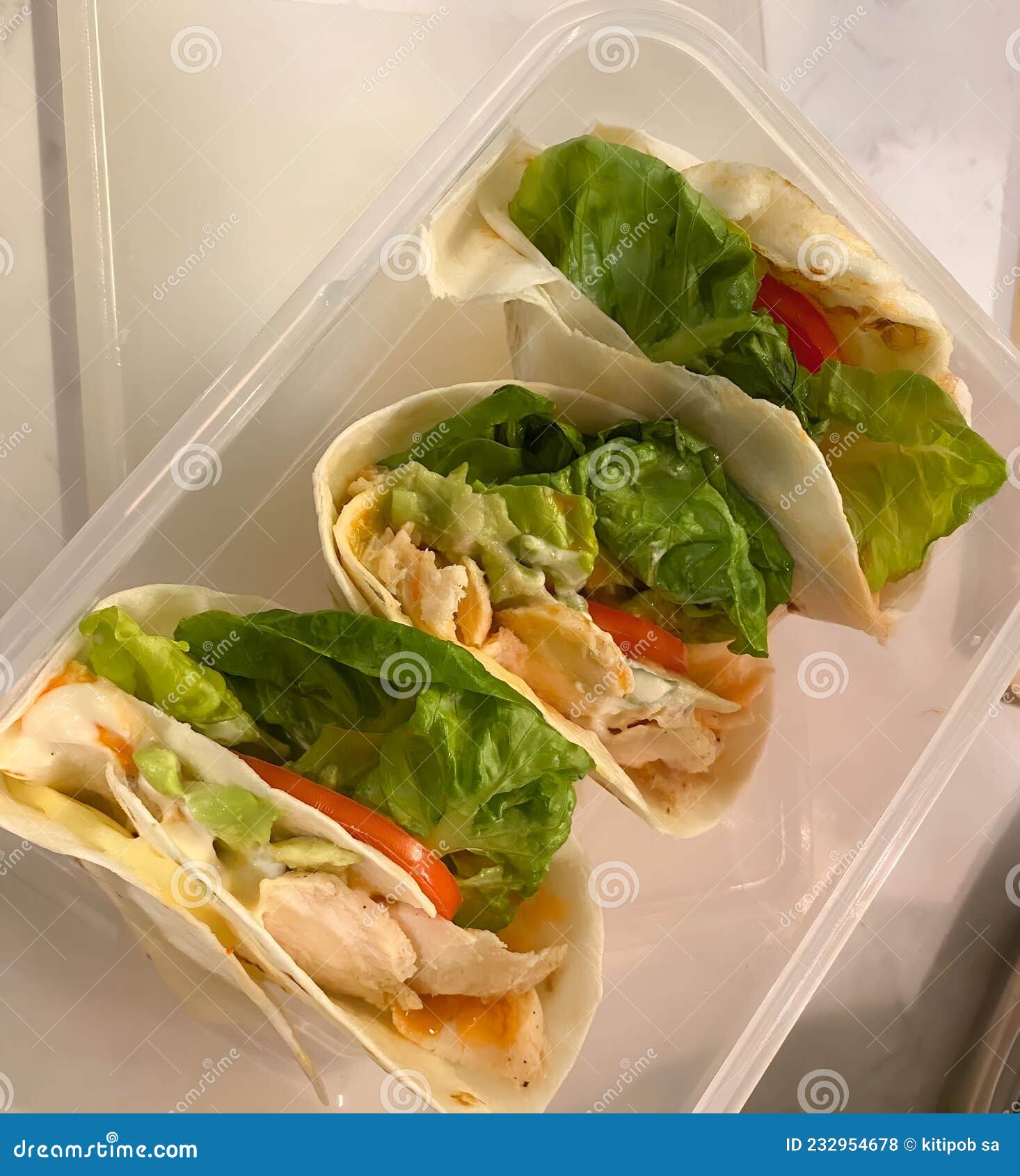 Taco De Pollo Simple Con Pollo Y Verduras Foto de archivo Imagen de pollo, taco 232954678