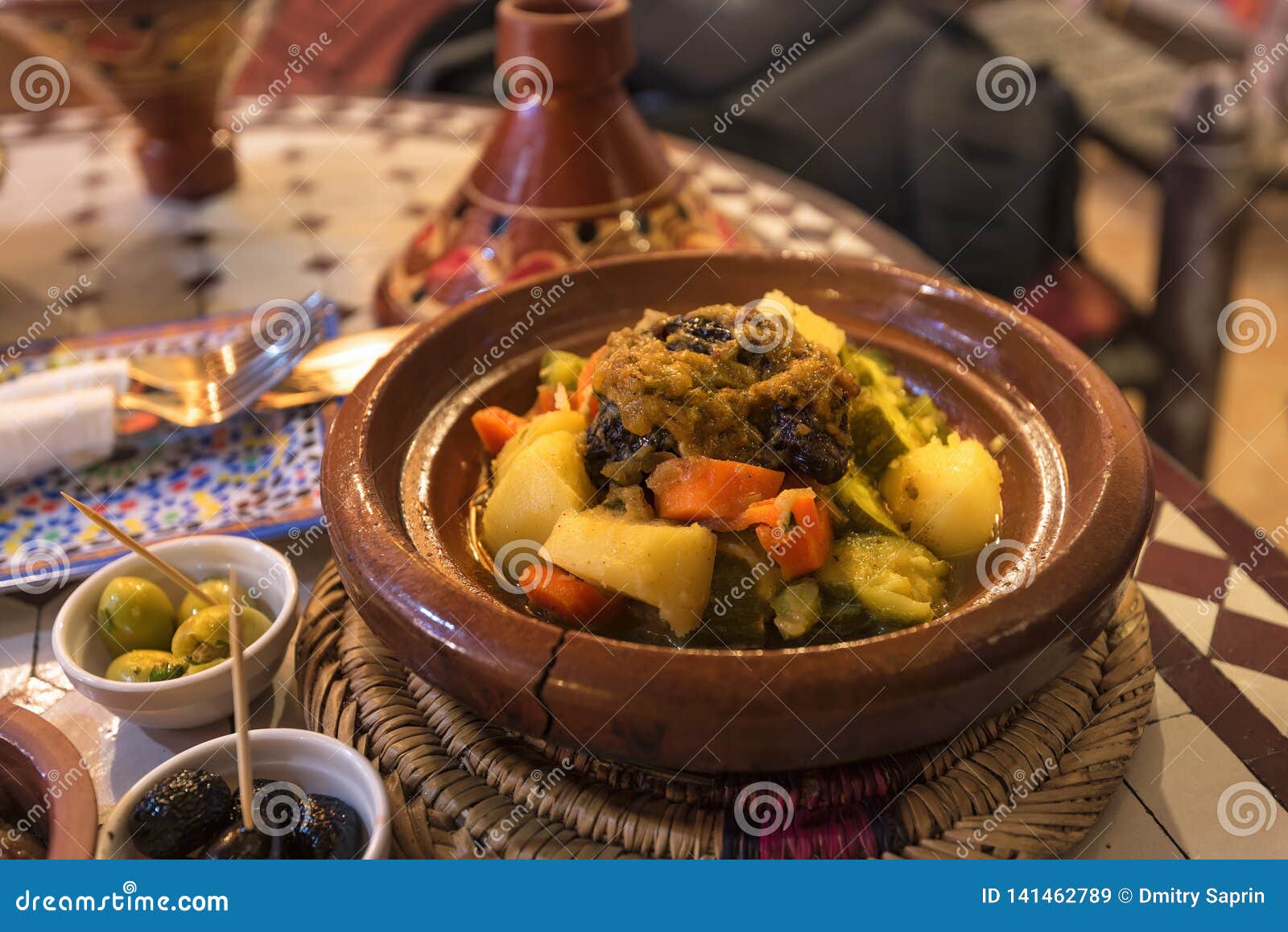 Tajine marocain de la viande  Moroccan food, Morrocan food, Morocco food