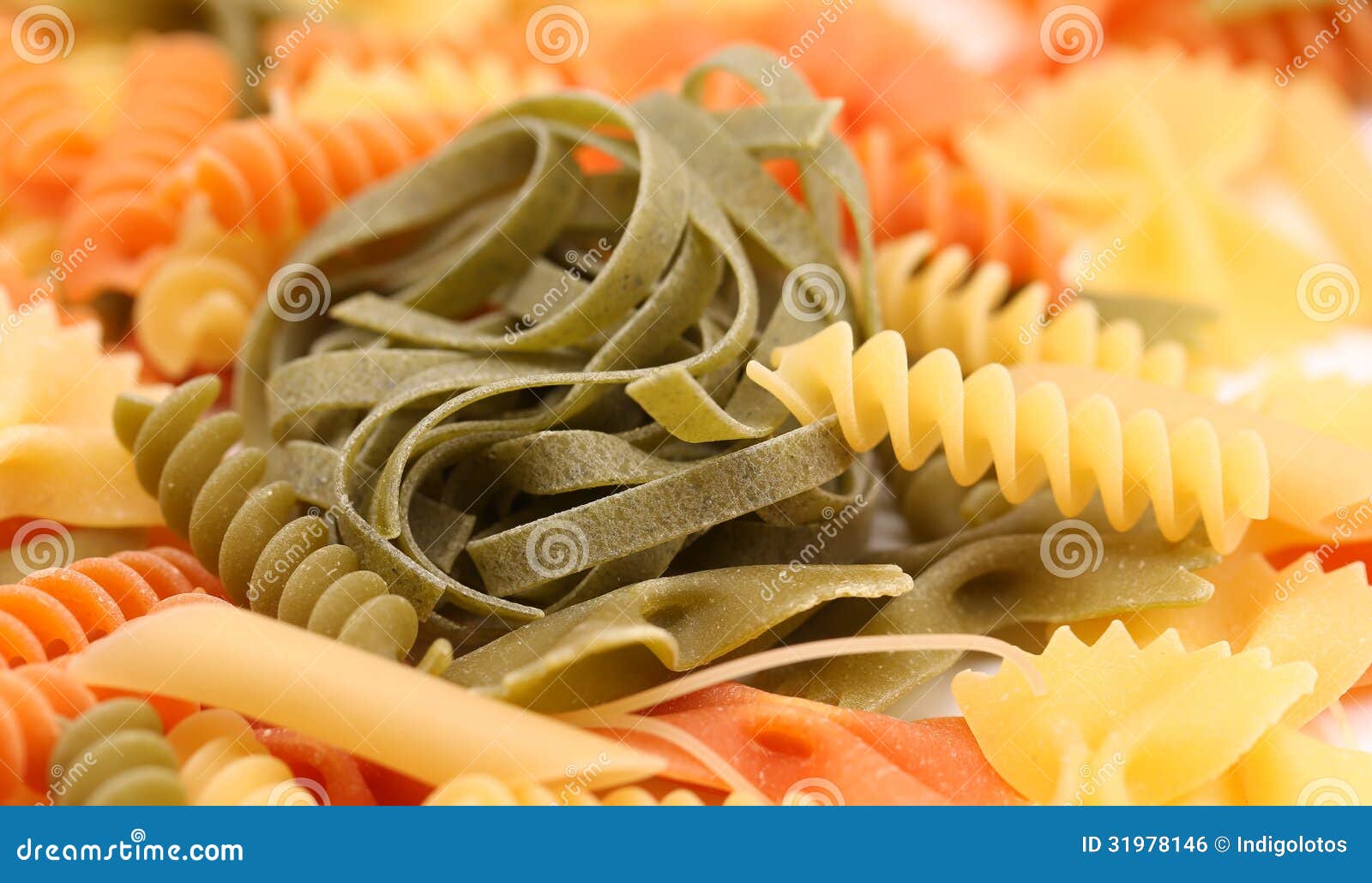 tagliatelle paglia e fieno and different pastas.
