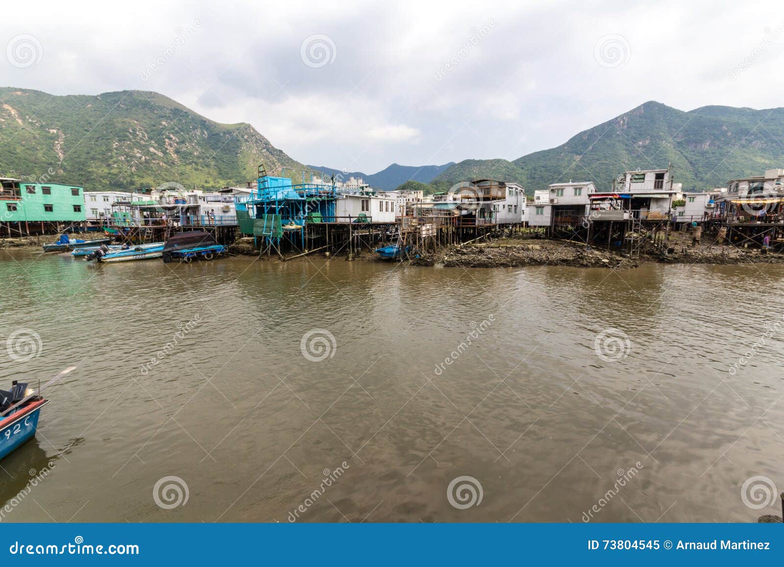 Tai O het Eiland Hong Kong van Lantau van het visserijdorp. Tai O visserijdorp in Lantau-Eiland Hong Kong China wordt gevestigd dat