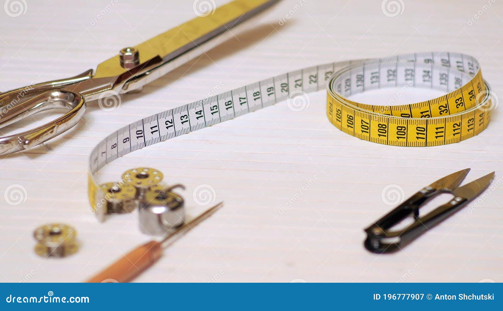 Tailor Tools Isolated on Wooden Background. Scissors, Needle, Tailoring ...