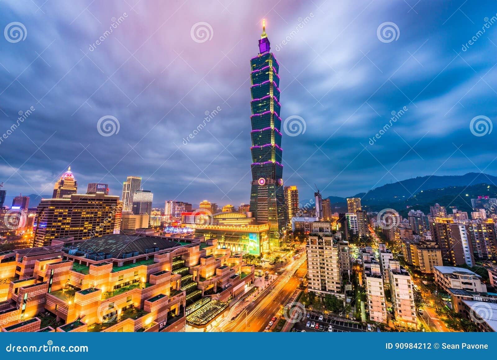 taipei taiwan skyline