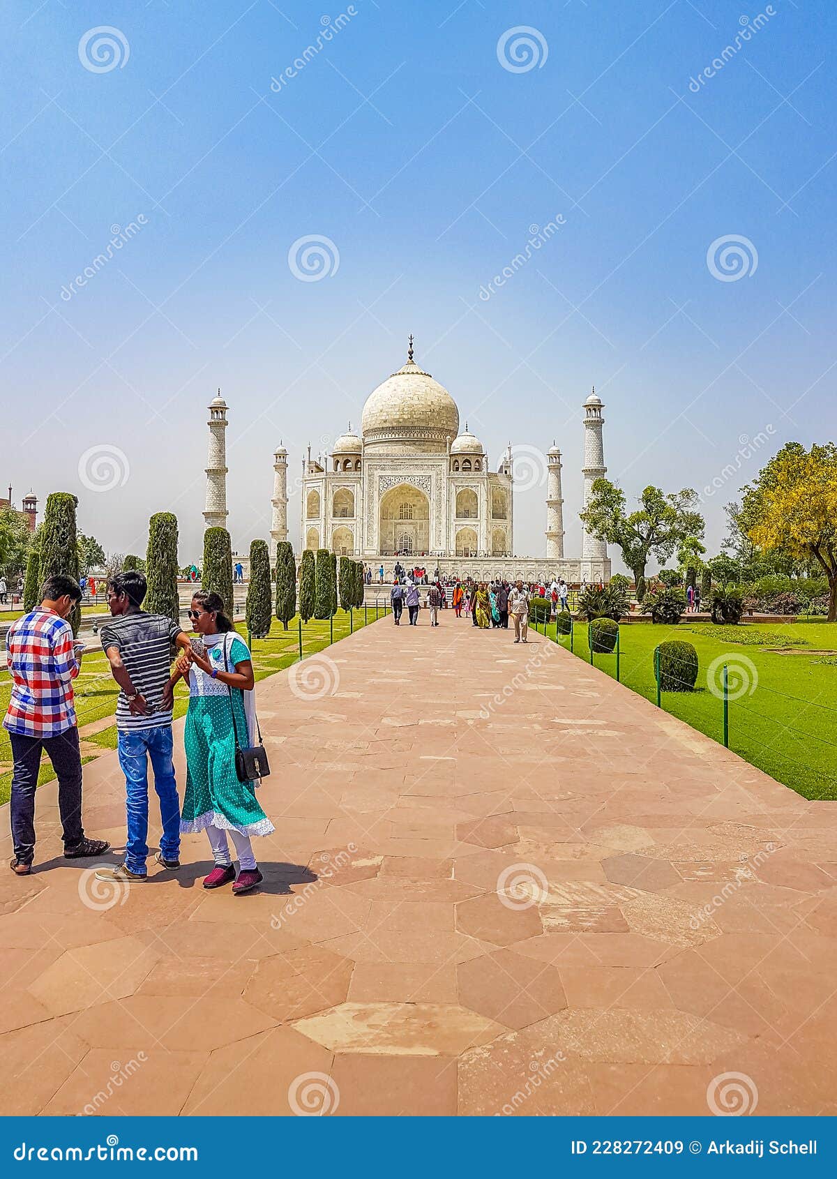 Taj Mahal Panorama in Agra India with Amazing Symmetrical Gardens Editorial  Stock Image - Image of landmark, mahal: 228272409