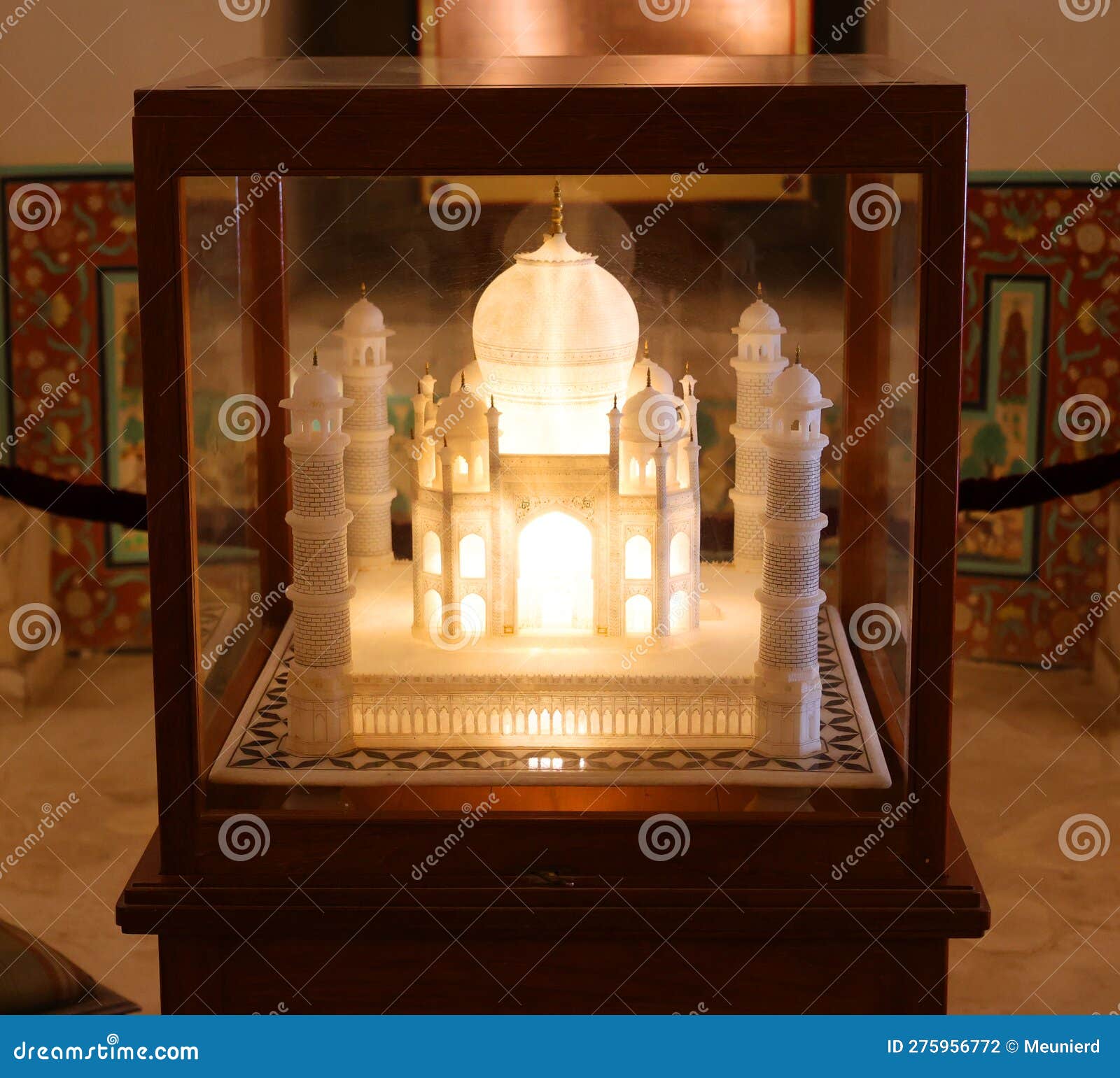 taj mahal Decorative showpiece Home Décor living room center table desk  showcase decoration glass Taj Mahal