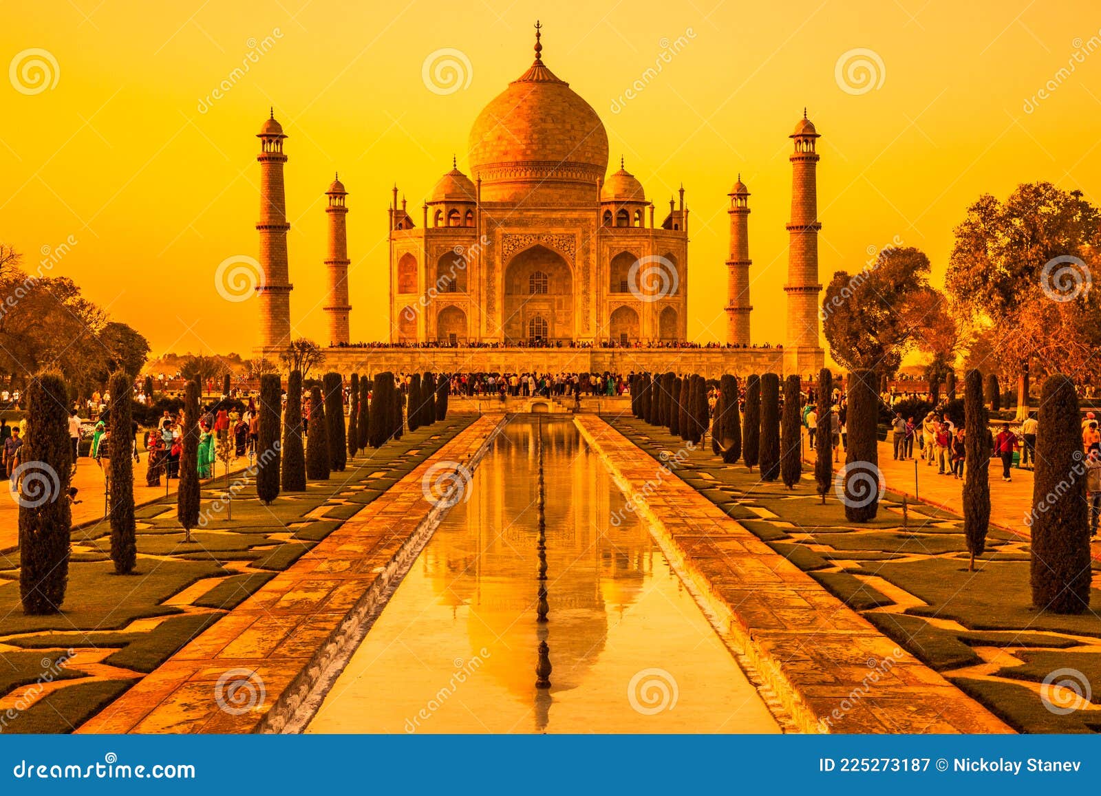 Taj Mahal at Sunset editorial photography. Image of hindu 225273187