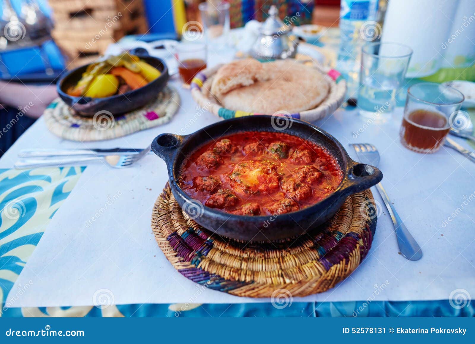 Tajine Marocain Traditionnel De Kefta De Plat Image stock Image du oeuf, plaque 52578131