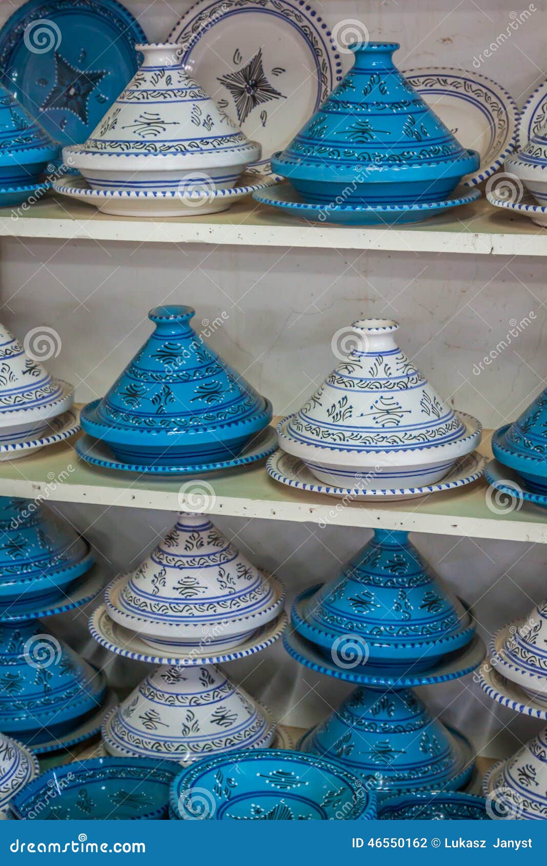 Tajines in De Markt, Marrakech, Marokko Stock Foto Image of verglaasd