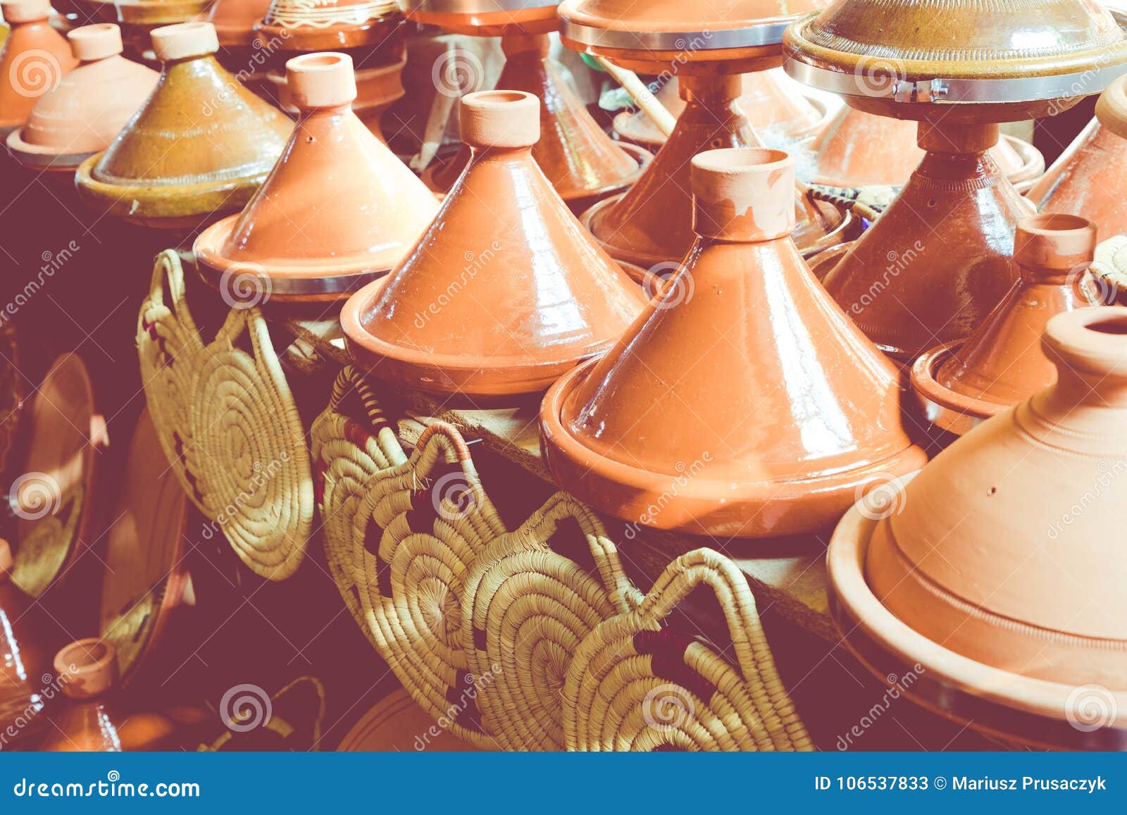 Tajines Im Markt, Marrakesch, Marokko Stockbild Bild von afrikanisch
