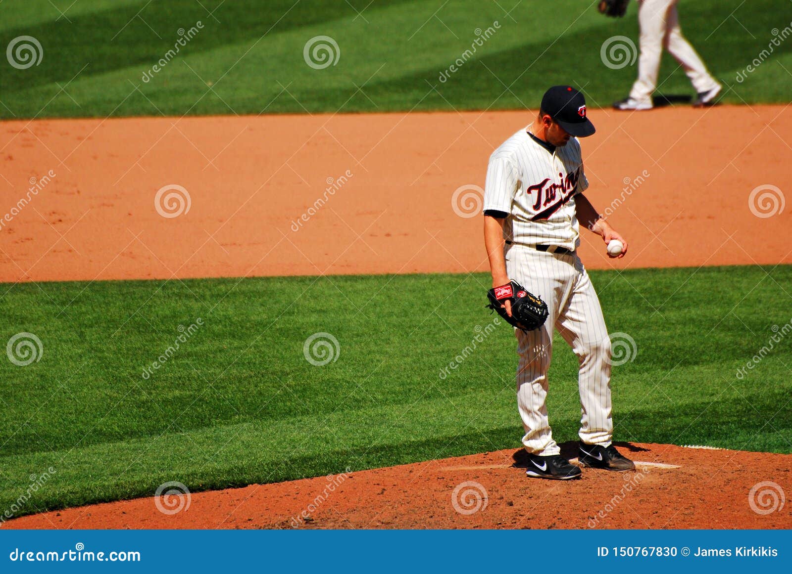 Taking the Mound at Target Field Editorial Image - Image of cities