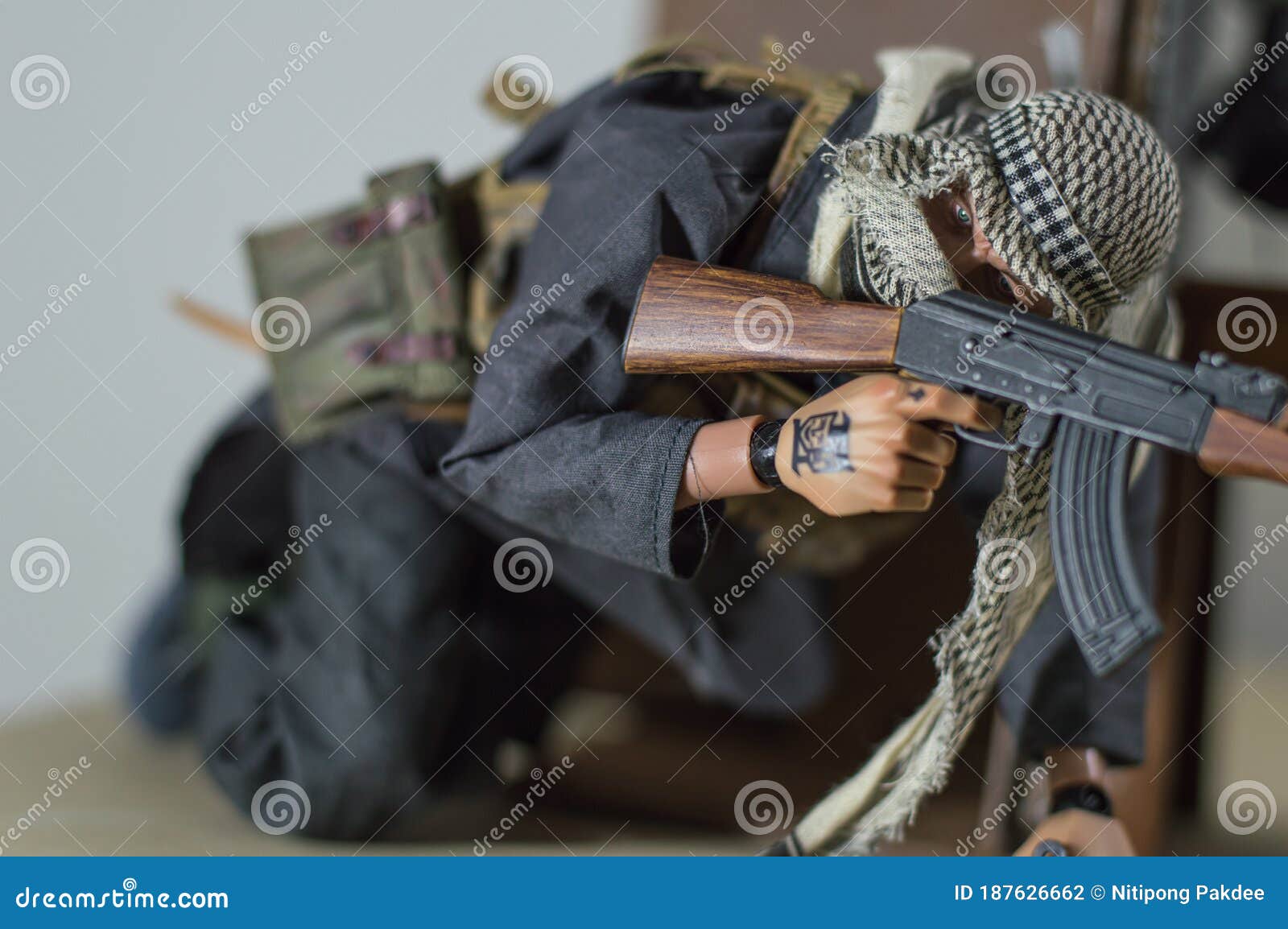 taliban and weapon miniature realistic toys man soldier figure