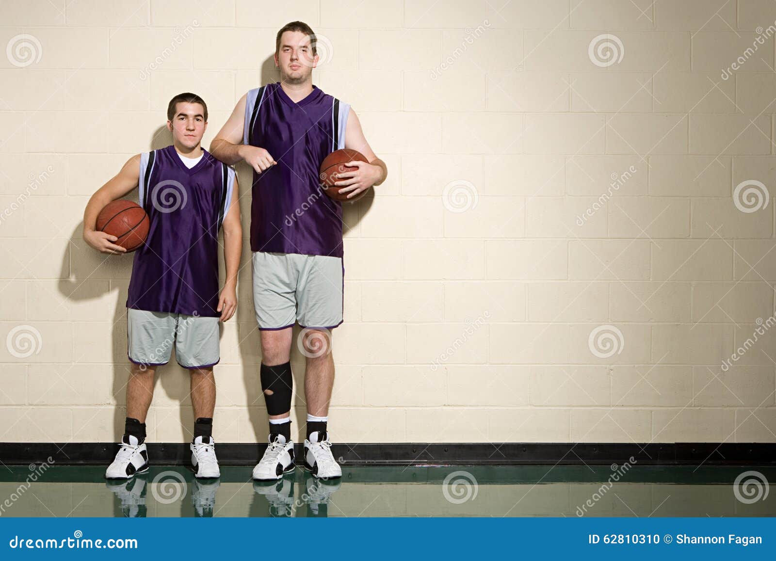 tall and short basketball players