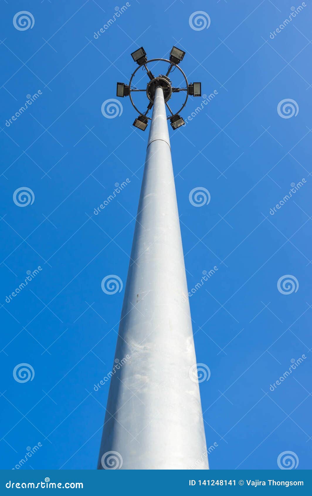 Tall street light pole stock image. Image of lamp, halogen 141248141