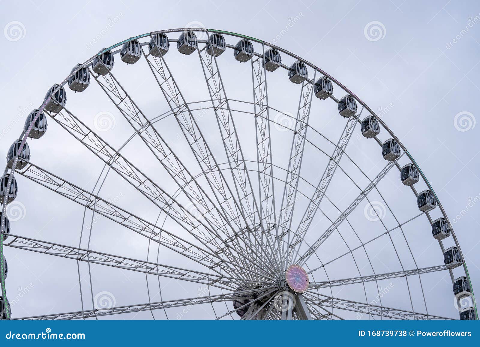 the tallest transportable wheel in the world.hyde park winter wonderland