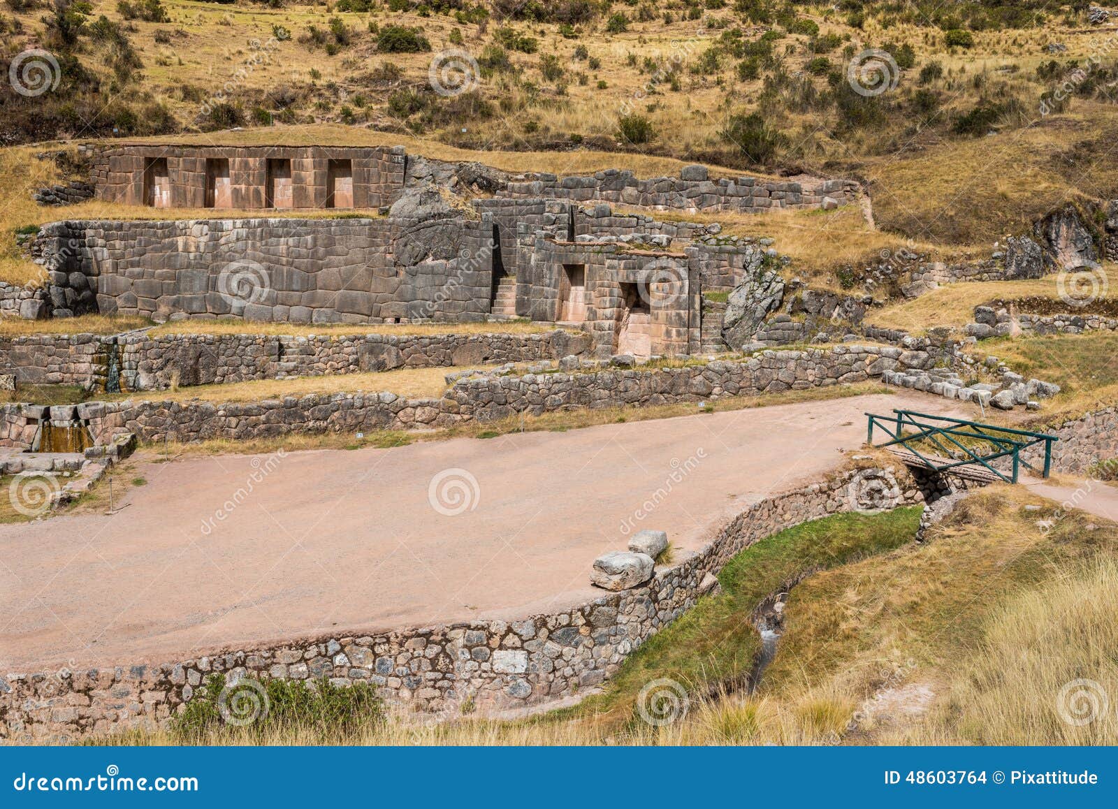 tambomachay ruins peruvian andes cuzco peru