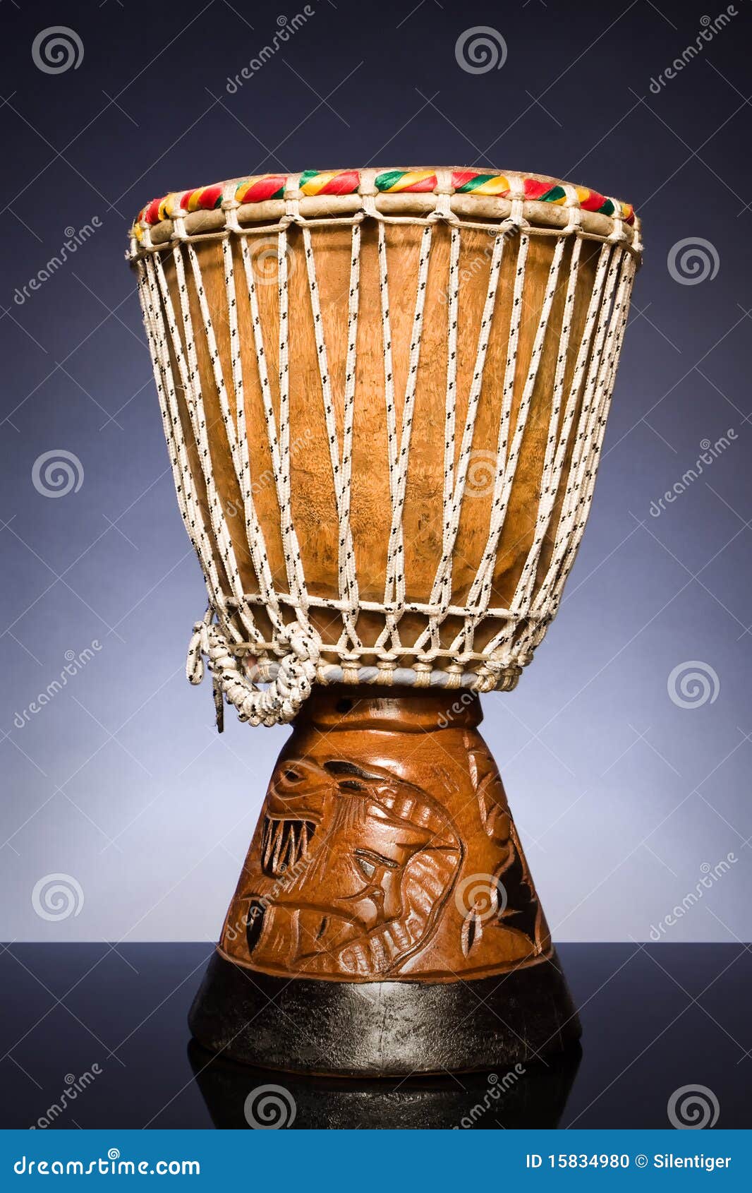 Tambor africano foto de archivo. Imagen de rodillo, tradicional 15834980