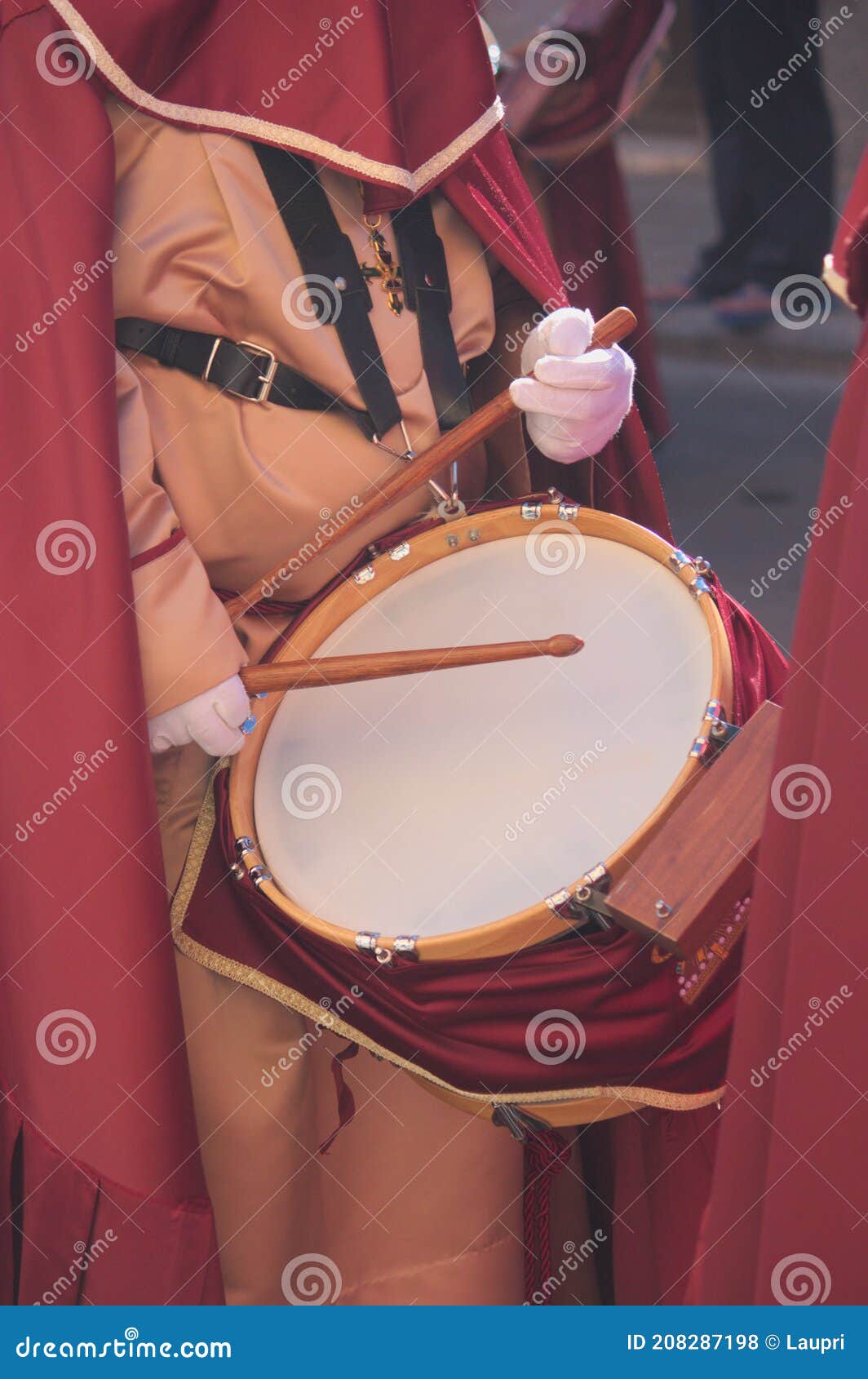 Tambor De La Semana Santa Durante Una Procesión En España Foto de archivo -  Imagen de traje, sevilla: 208287198