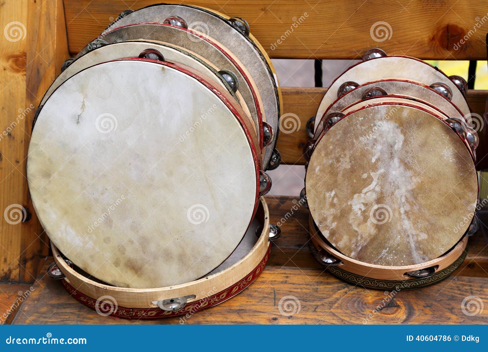 Tambourine foto de archivo. Imagen de tambourina, musical 40604786