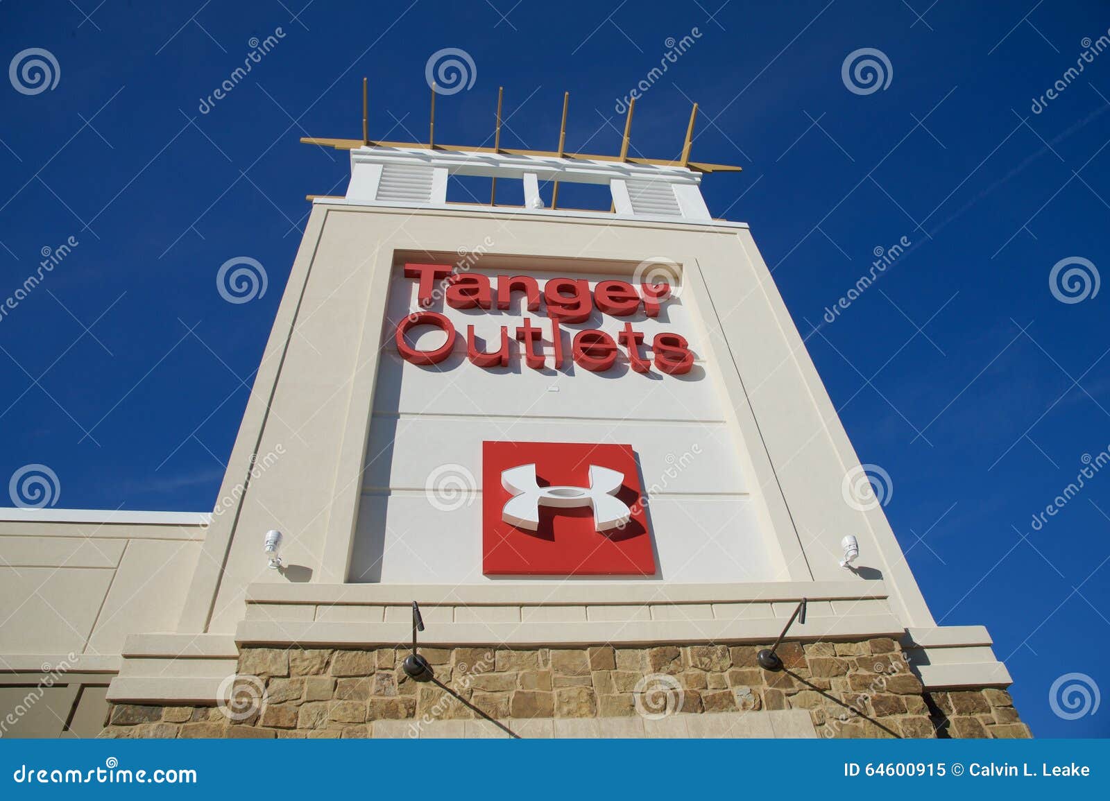 Tommy Hilfiger Shop at the Tanger Outlet Mall in Southaven
