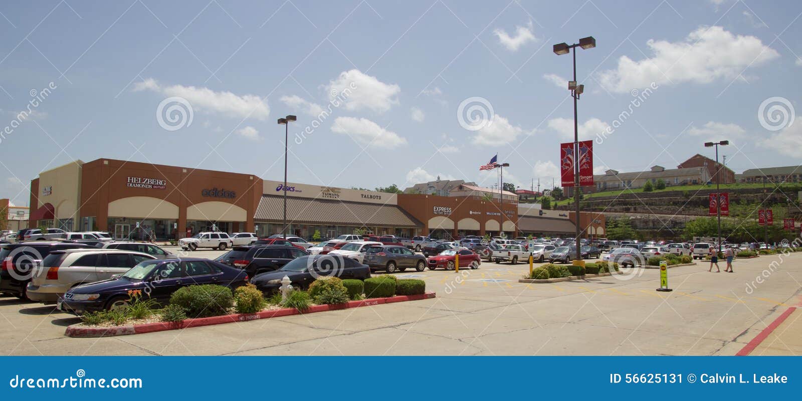 Tanger Outlet Strip Mall In Branson, Missouri Editorial Photo - Image of accessories, missouri ...