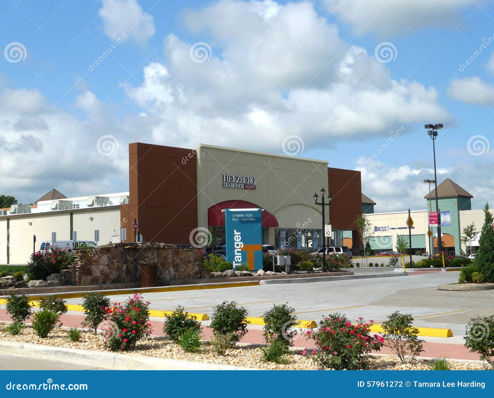 Tanger Outlets Mall In Branson, Missouri Editorial Photography - Image: 57961272