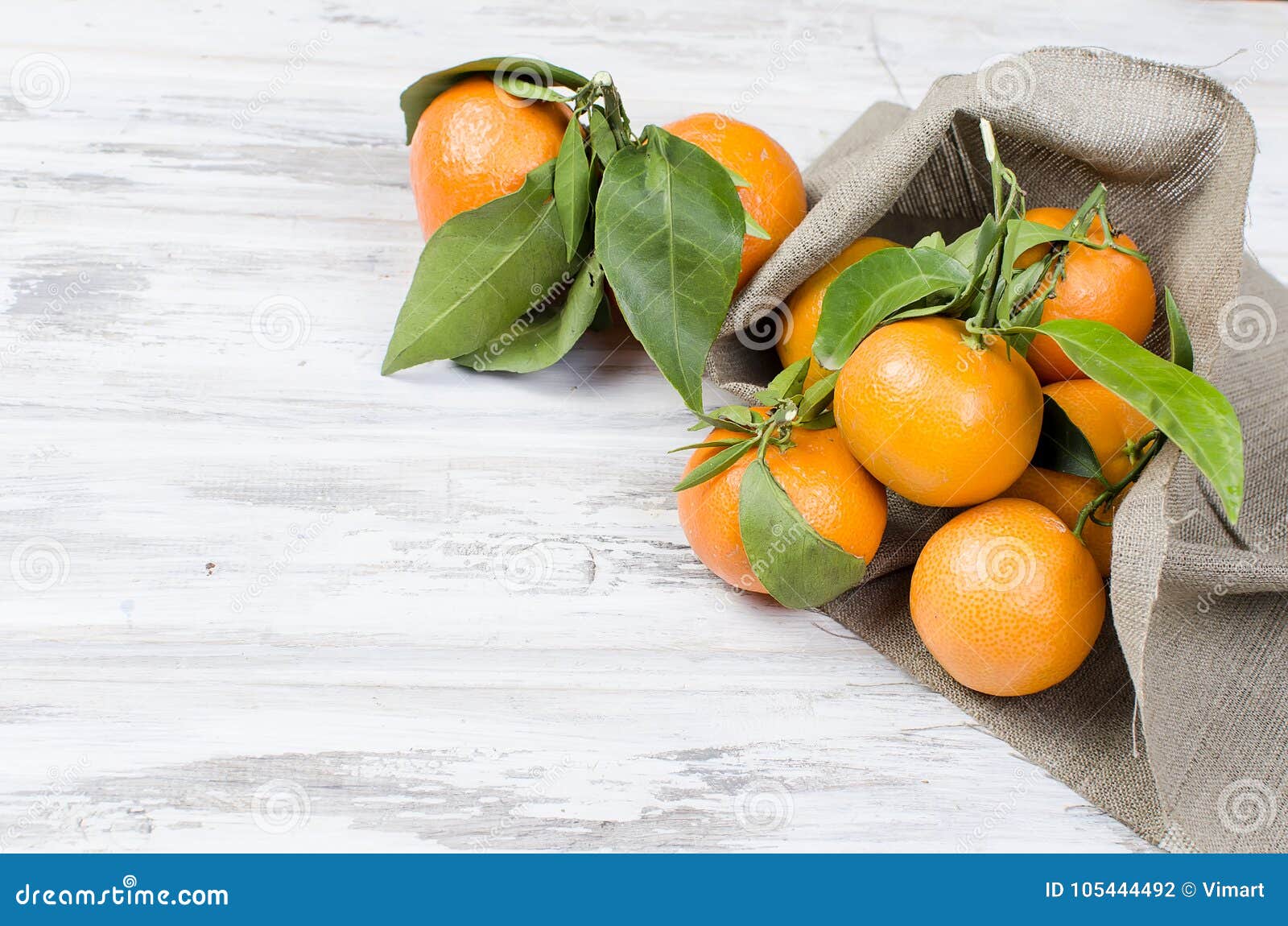 clementines with leaves