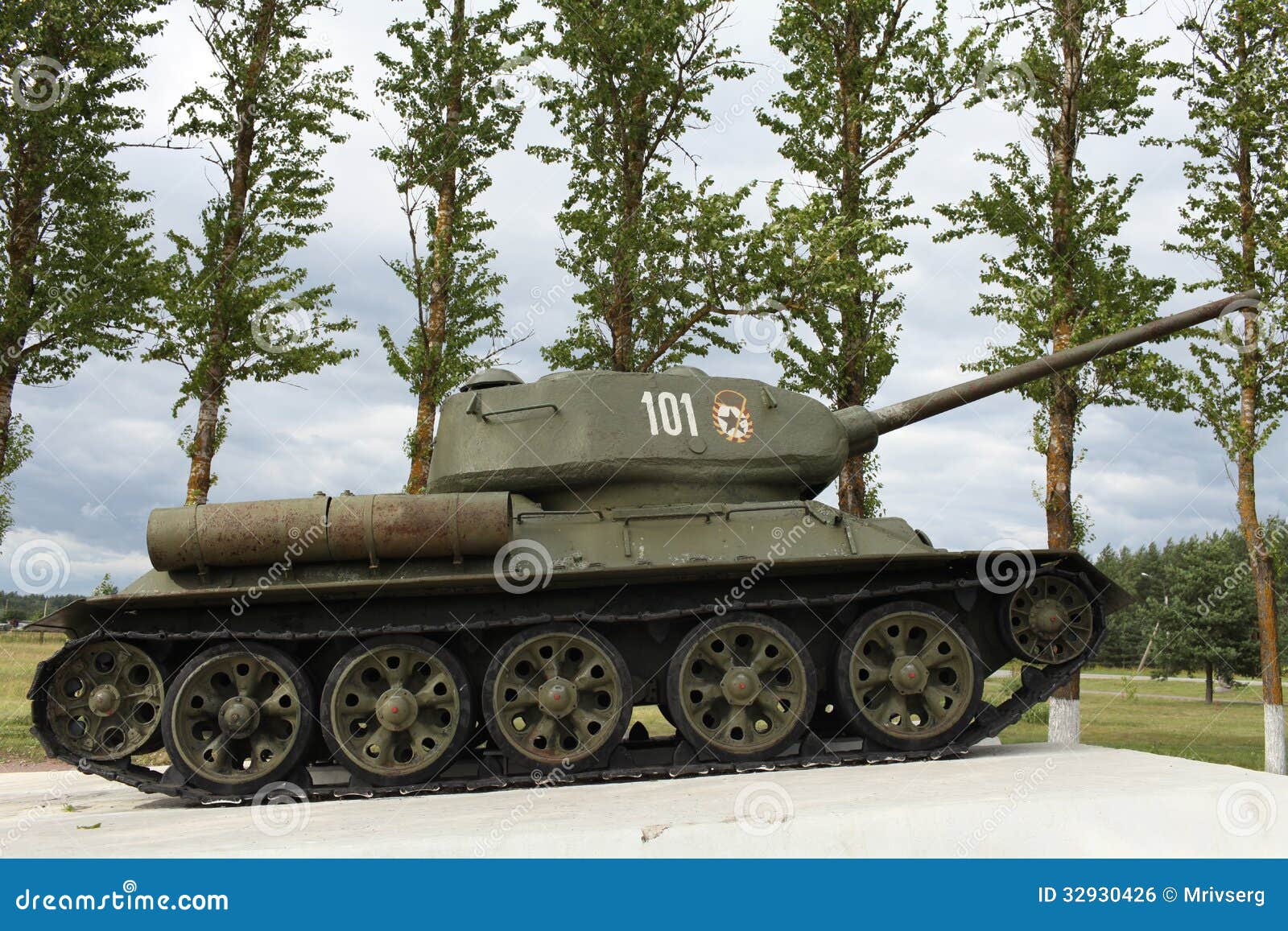 Tank T34 stock photo. Image of obsolete, land, battle 32930426