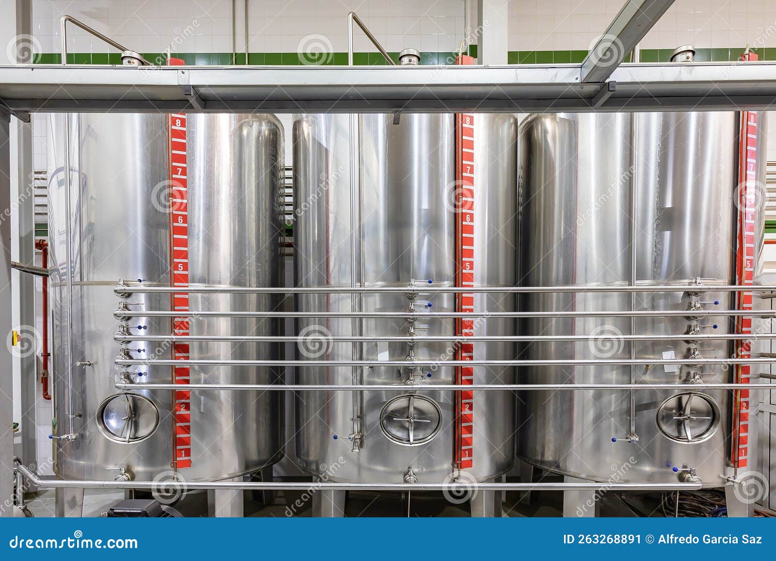 Extra Virgin Olive Oil Factory by Cold Centrifugal Extraction Stock