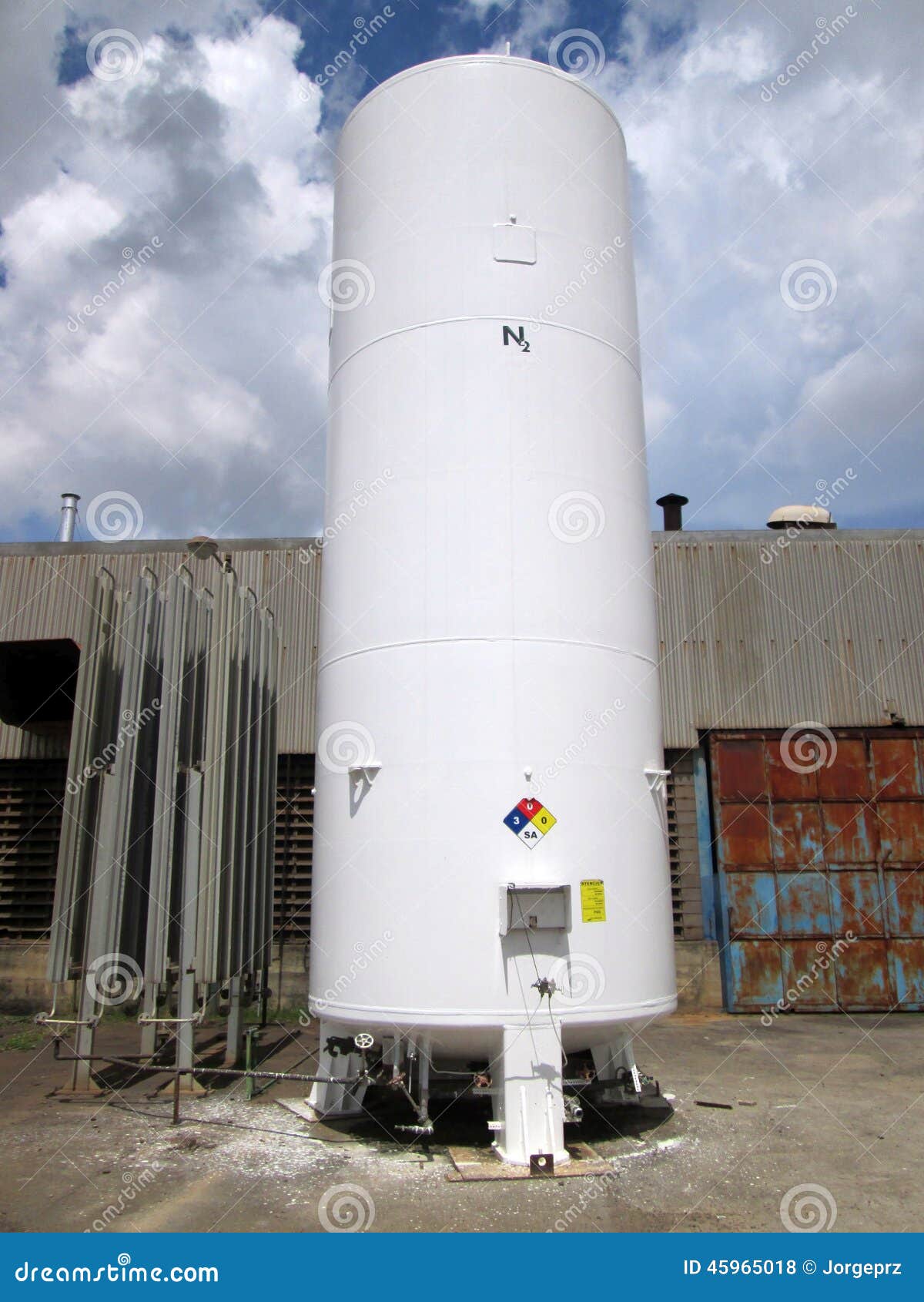 Tanque Industrial Do Nitrogênio Líquido Foto de Stock - Imagem de