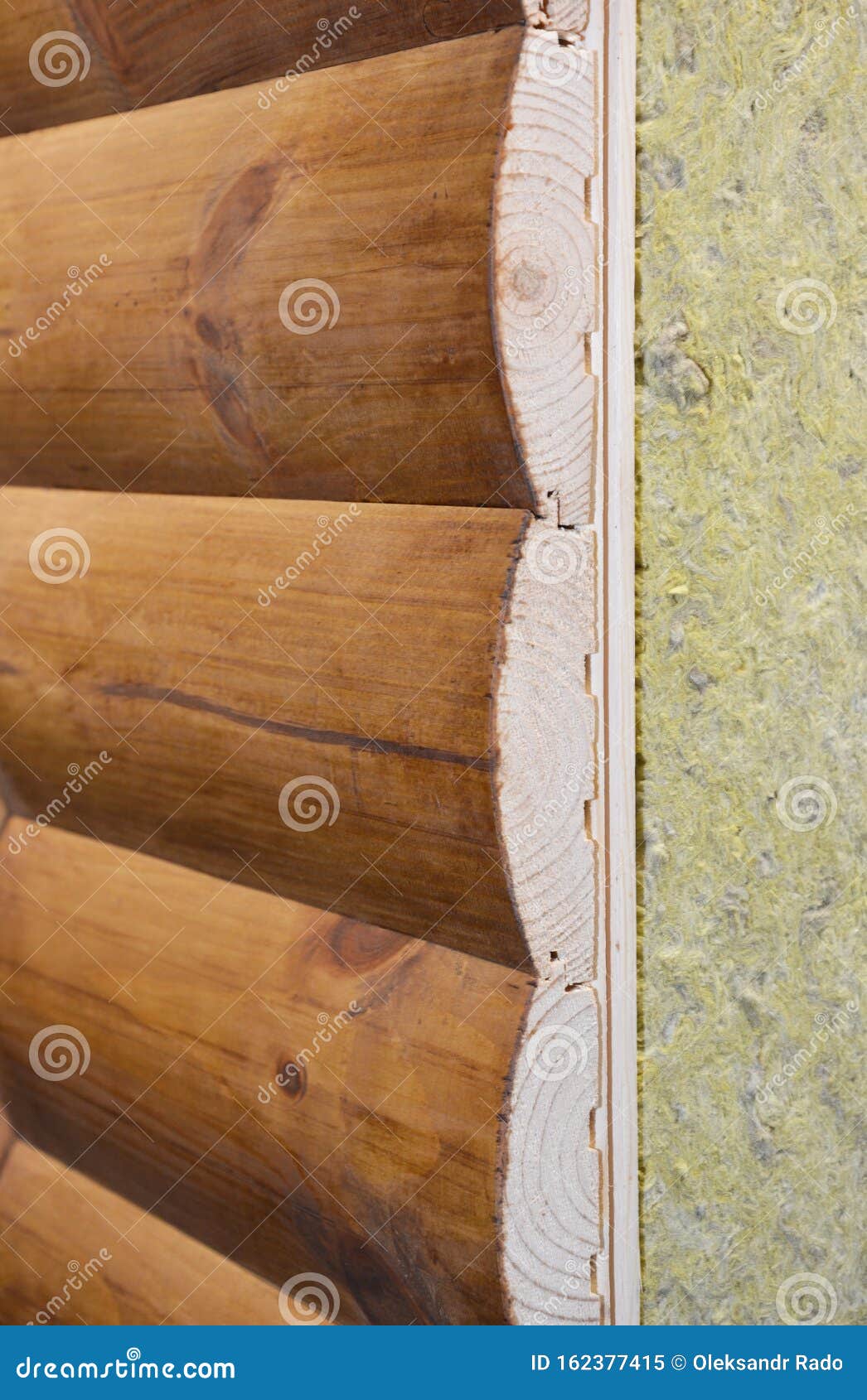 Tapa De La Pared De La Casa De Madera Con Lana Mineral Aislamiento De La Lana De Roca Tapas De Paredes Aislantes De La Casa Imagen De Archivo Imagen De Tapas