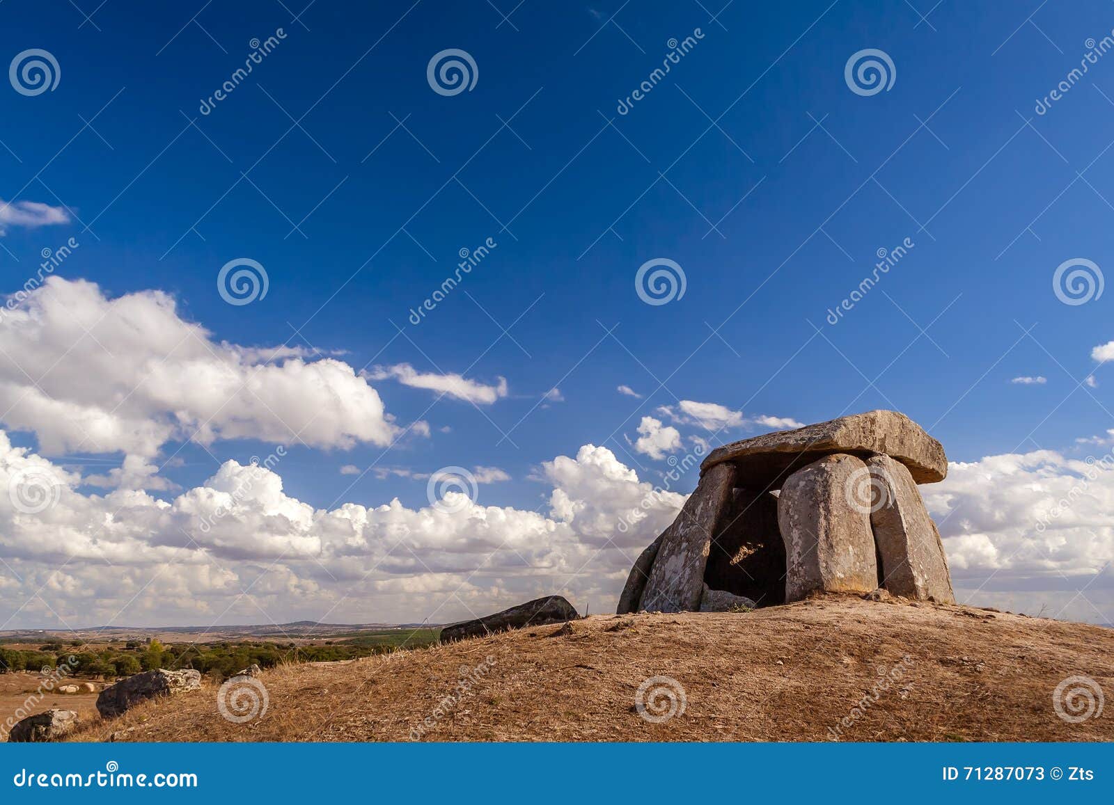 tapadao dolmen in crato, the second biggest in portugal.