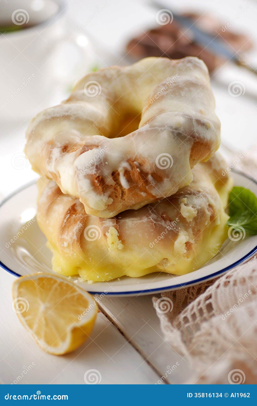 Taralli - Typische Sizilianische Kekse Stockfoto - Bild von ...