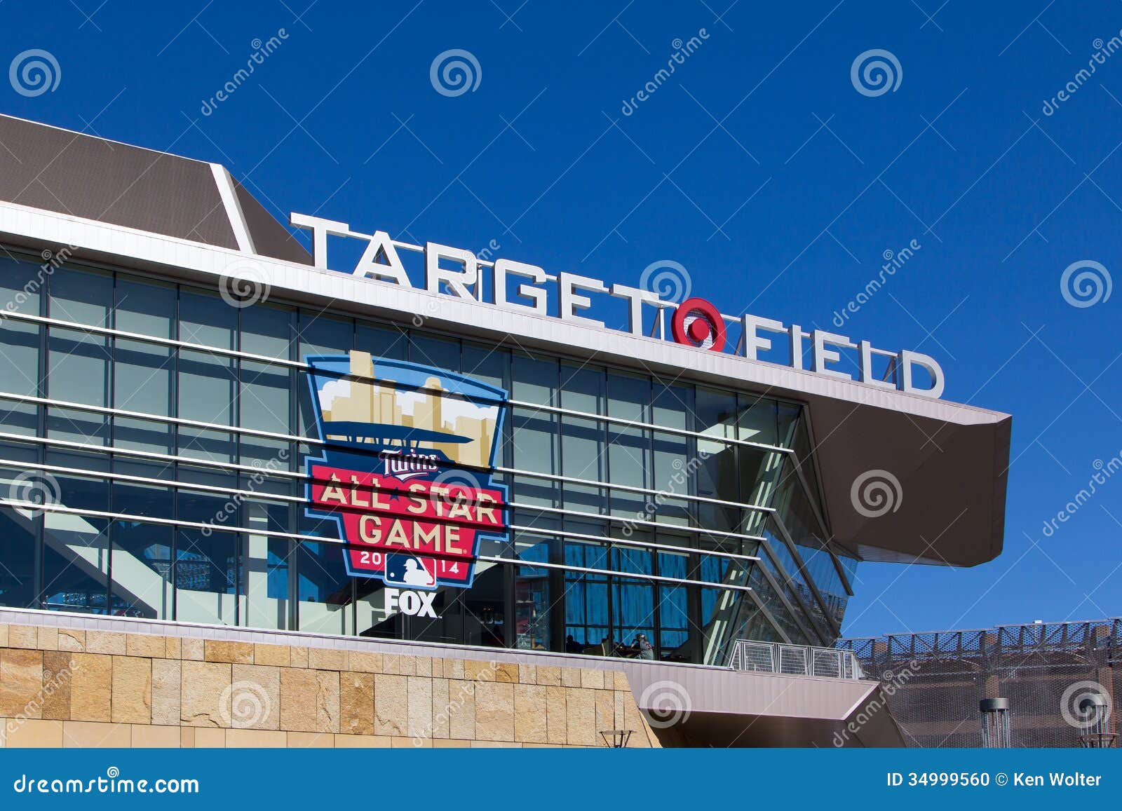 Target Center Stadium In Downtown Minneapolis Minnesota Stock Photo -  Download Image Now - iStock