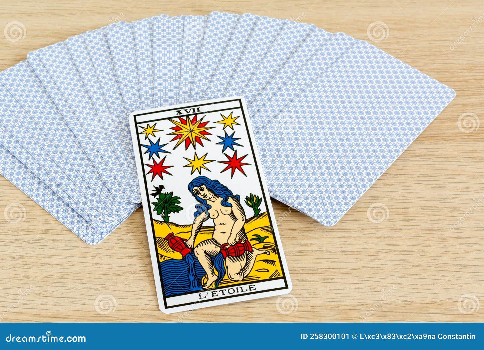 Tarot de marsella foto editorial. Imagen de clarividencia - 258300101