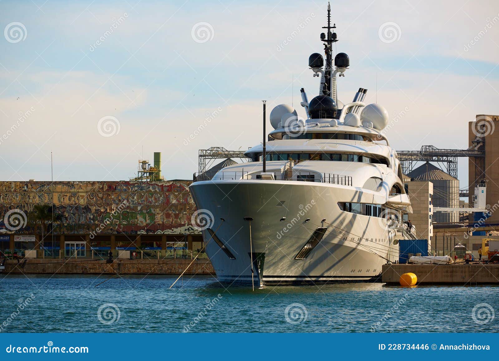 luxury yachts in tarragona