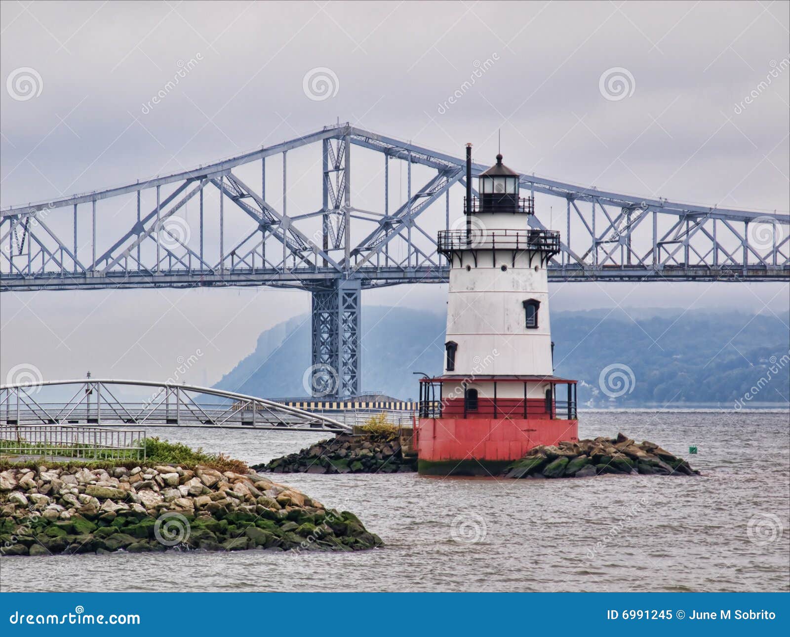 Tarrytown Lighthouse stock image. Image of nautical, water 6991245