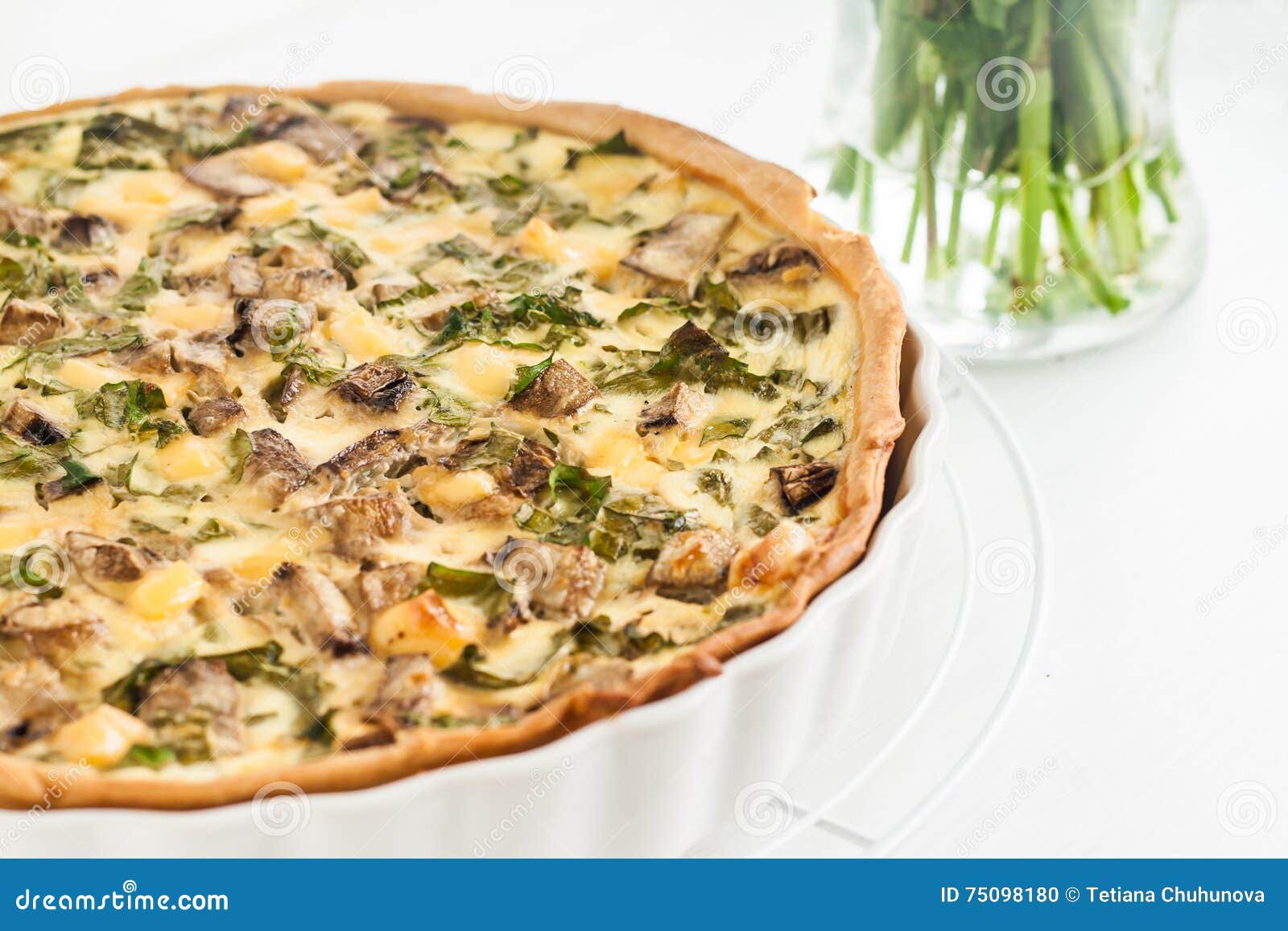 Tart with Mushrooms, a Spinach and Cheese Stock Photo Image of crockery, meal 75098180