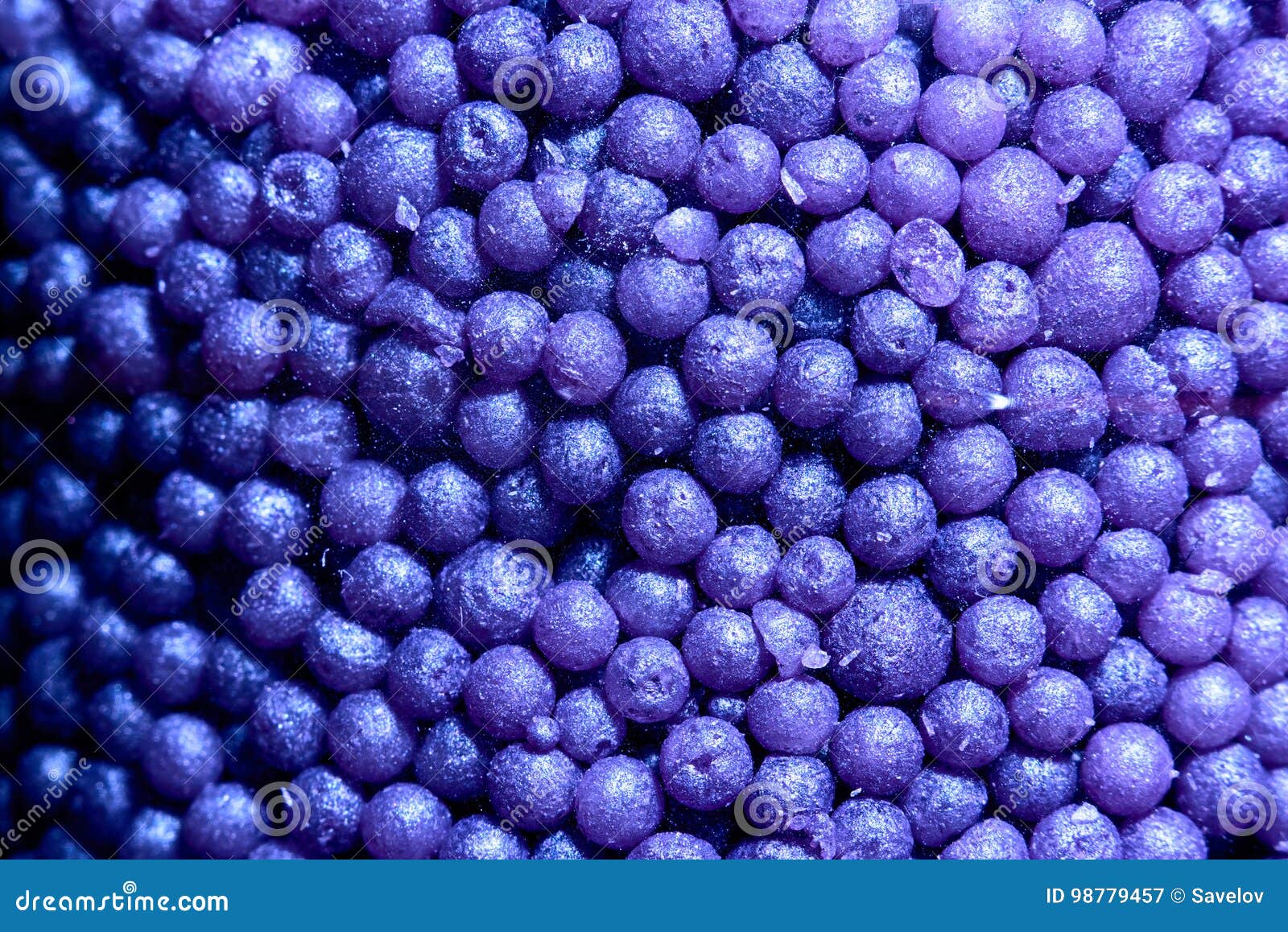 Tas De Fond De Petites Boules Violettes Pour Le Bain Image stock - Image du  fond, fermer: 98779457