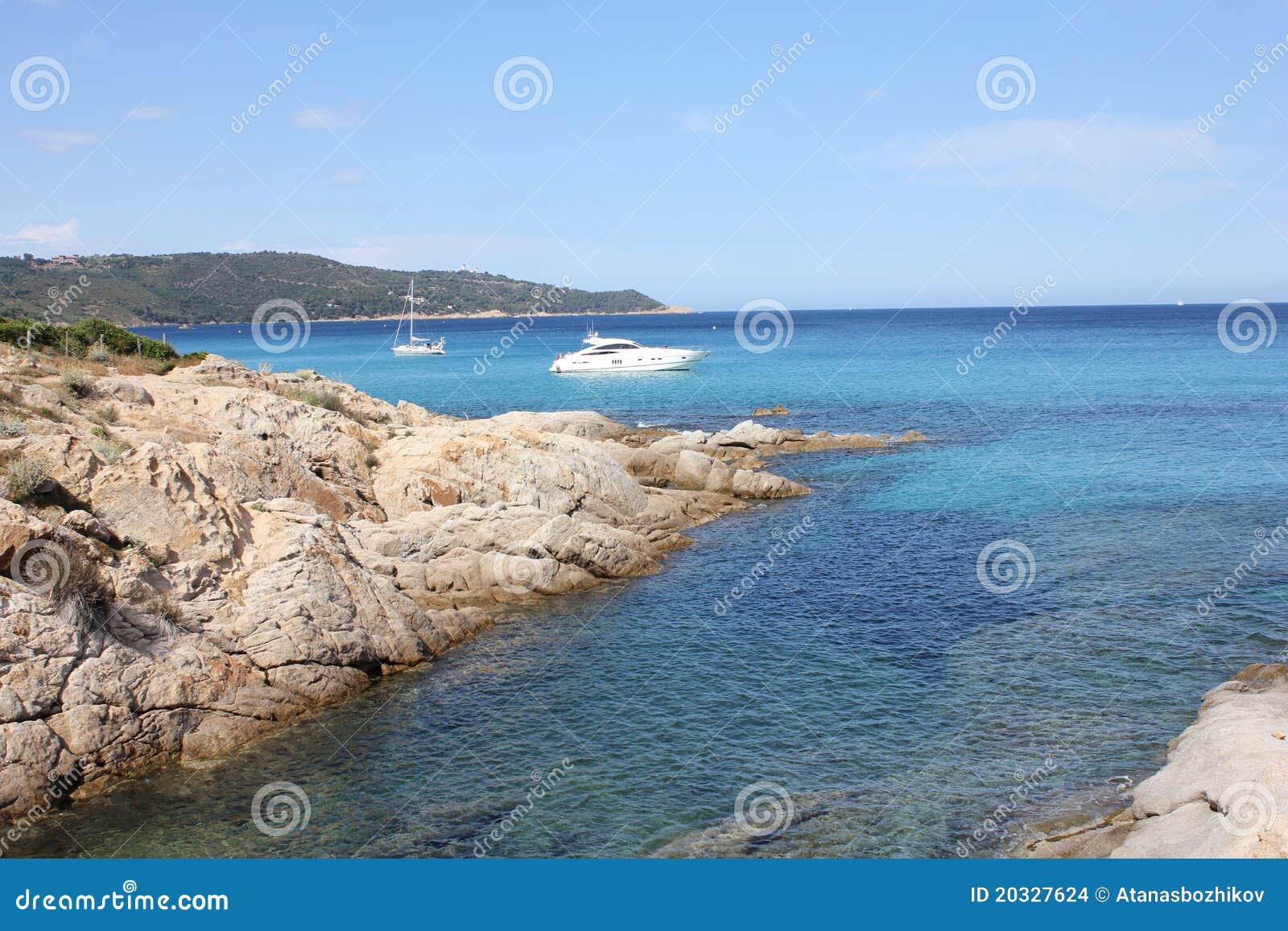 Tasmanian Sea stock photo. Image of boat, horizon, clear - 20327624