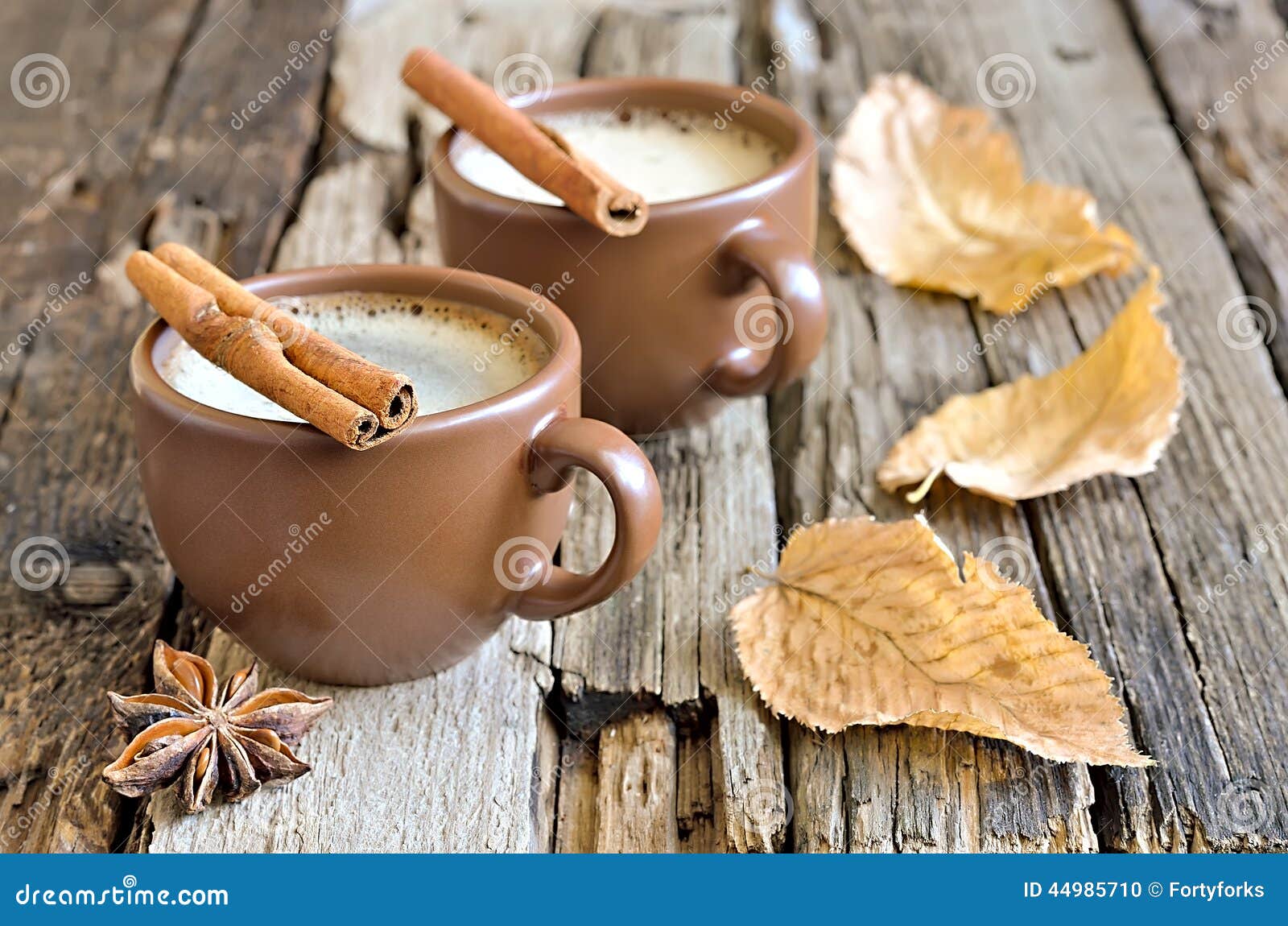 Aspects du mois de Septembre - Page 3 Tasse-de-caf%C3%A9-de-matin-d-automne-44985710