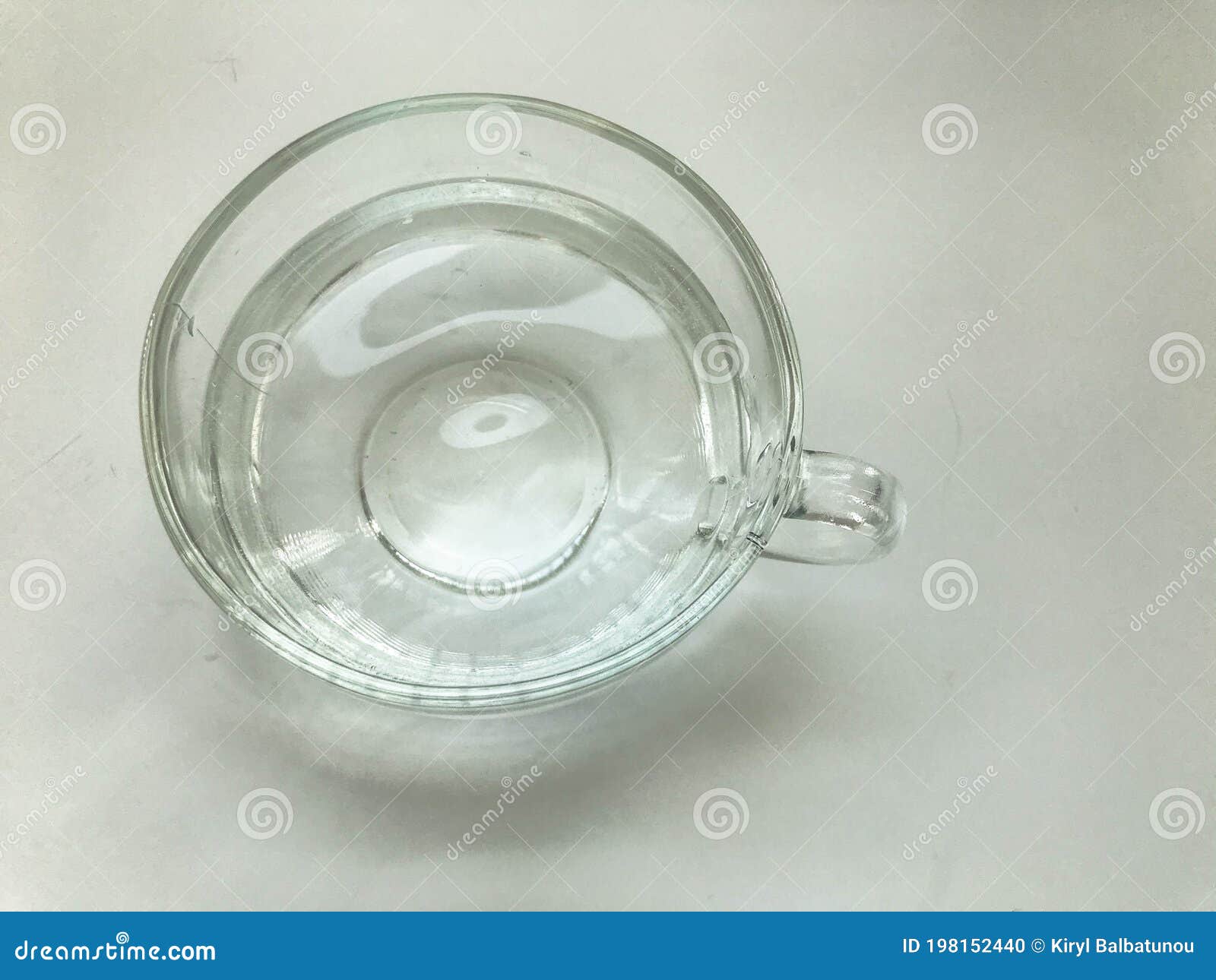 Tasse à thé en verre avec poignée transparente