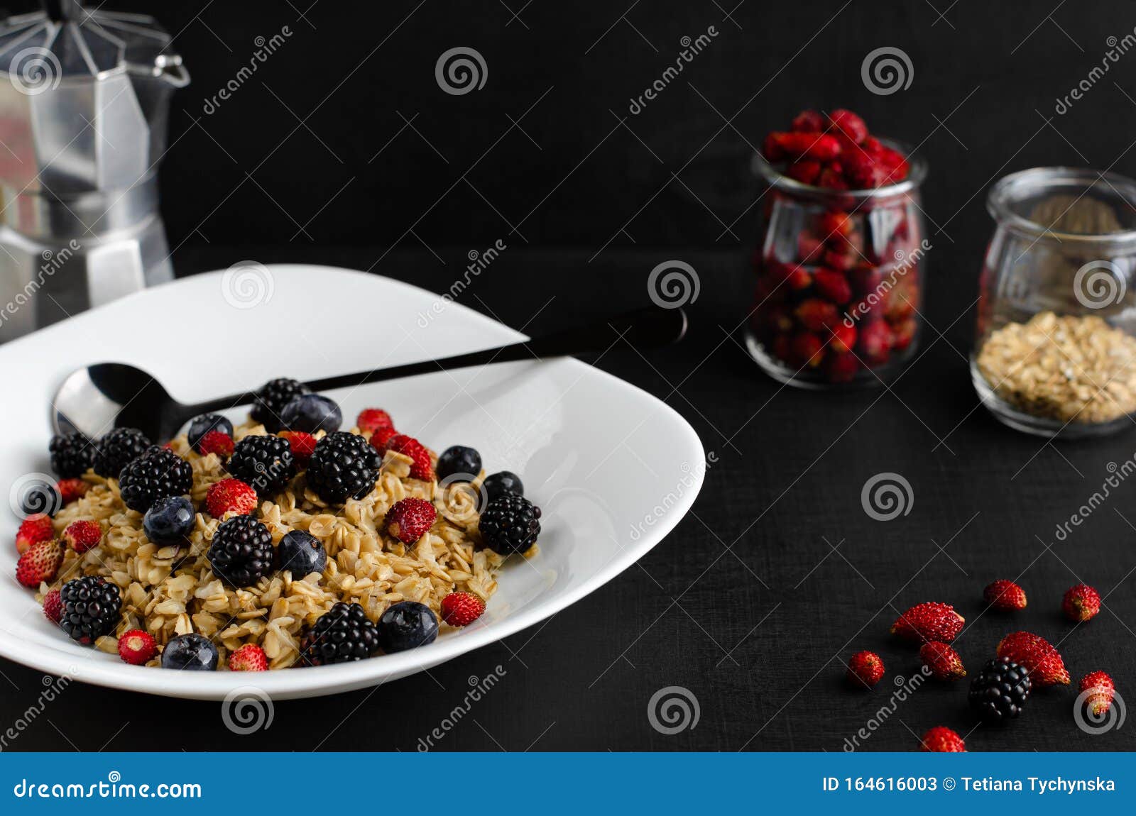 Breakfast, Wildberries