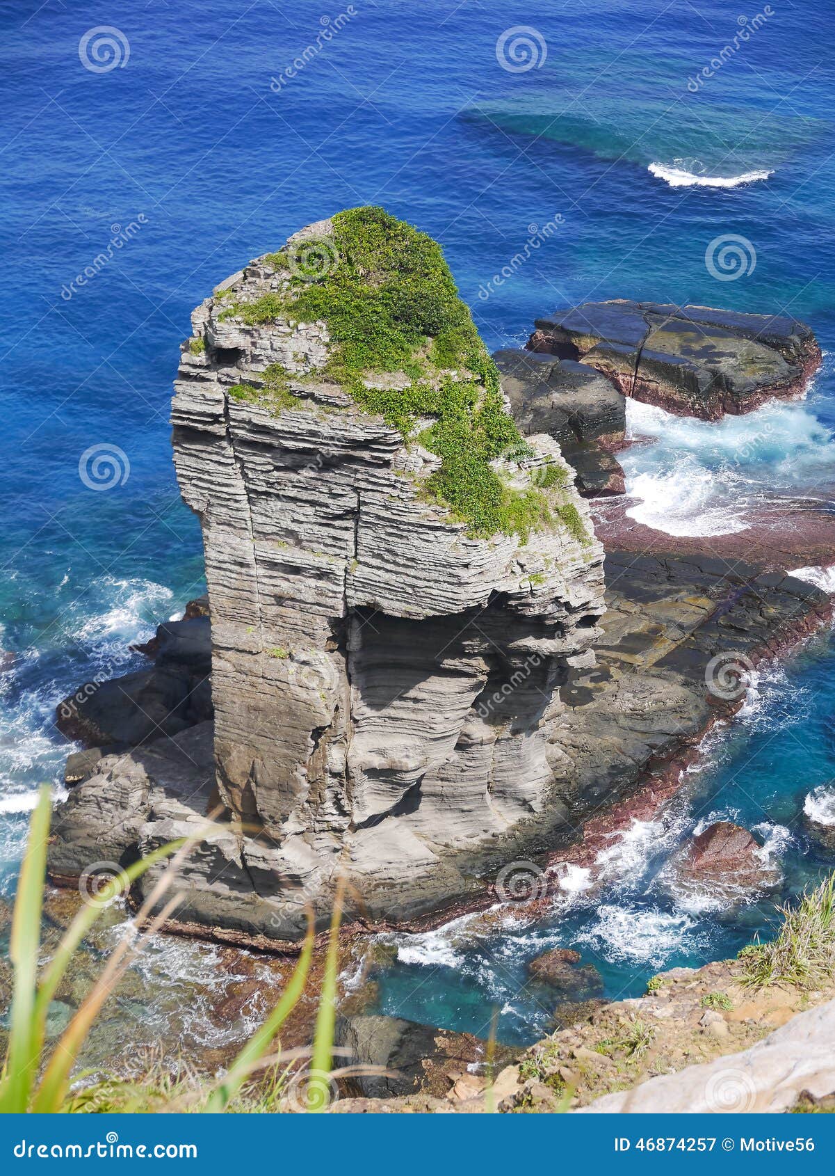 Tategami Iwa在与那国岛海岛库存图片 图片包括有室外 视图 海景 冲绳岛 行程 Tategami Iwa在与那国岛海岛库存图片 图片包括有室外 视图 海景 冲绳岛 行程